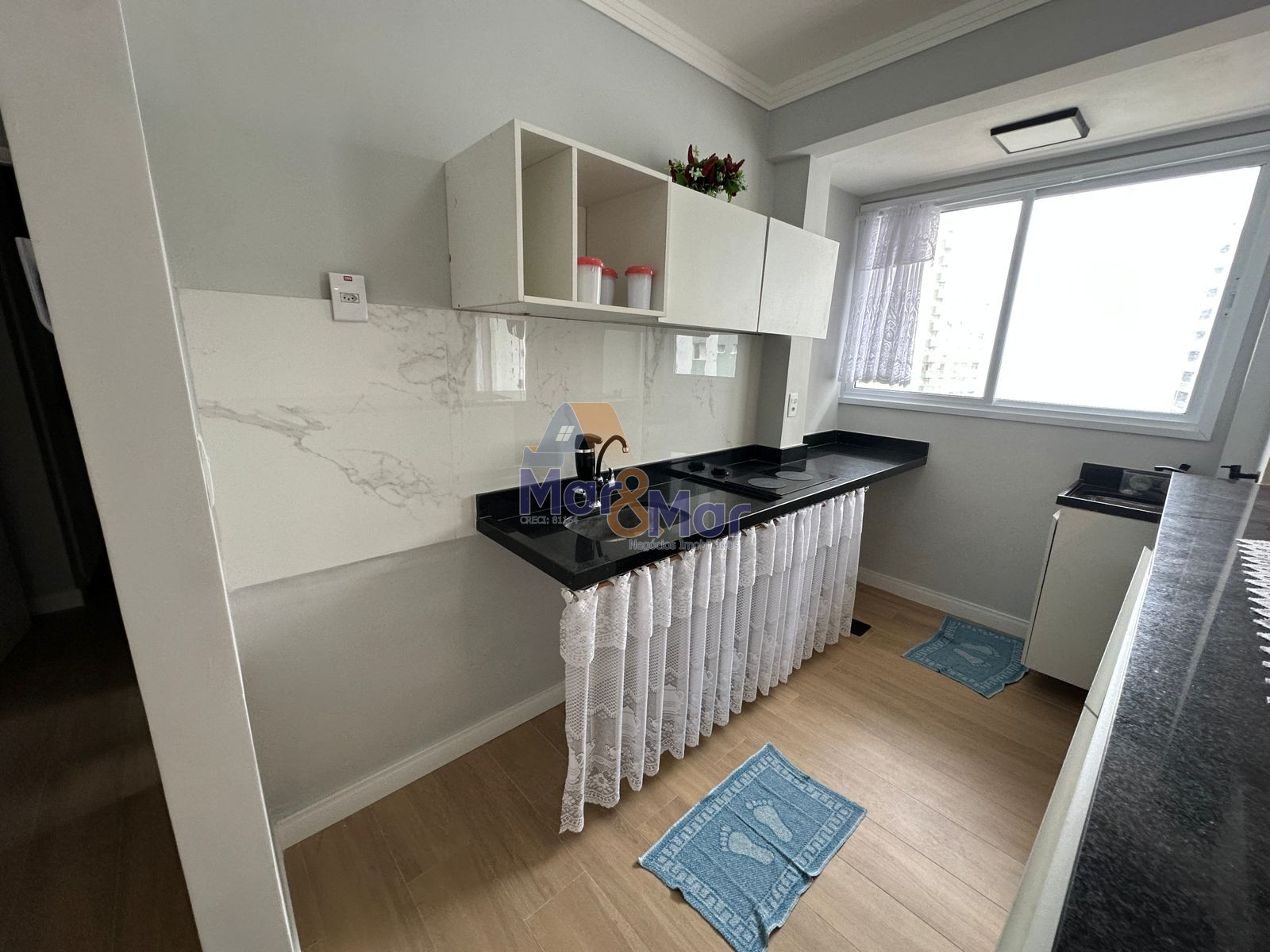 Apartamento na Praia das Pitangueiras, Guarujá - SP