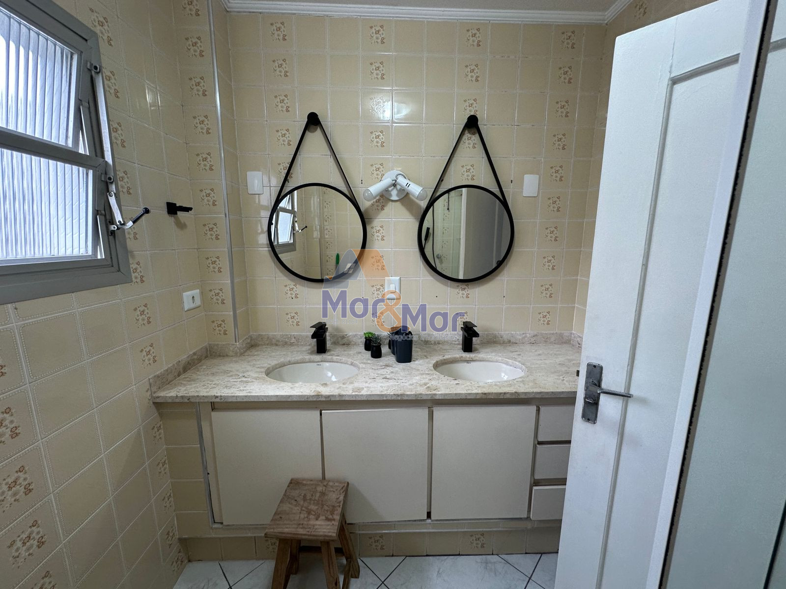 Apartamento-2-dormitorios-Pitangueiras