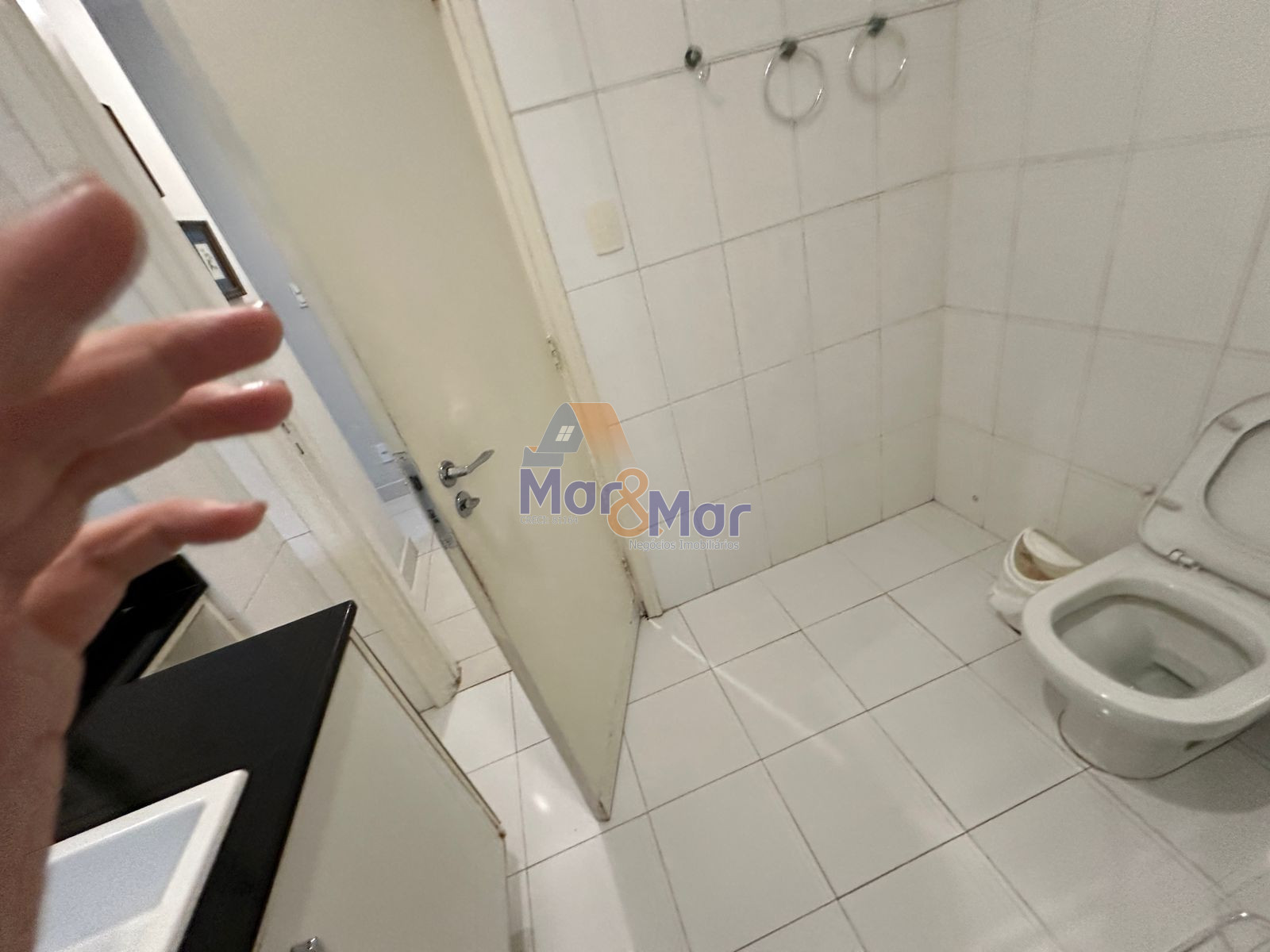 Apartamento na Praia das Pitangueiras, Guarujá - SP