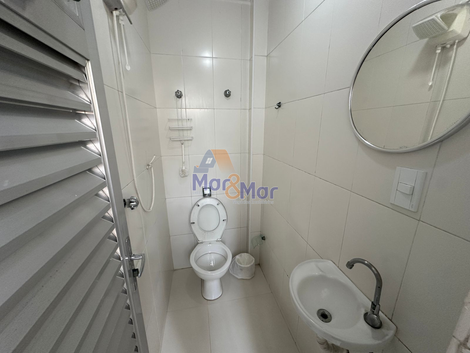 Apartamento na Praia das Pitangueiras, Guarujá - SP