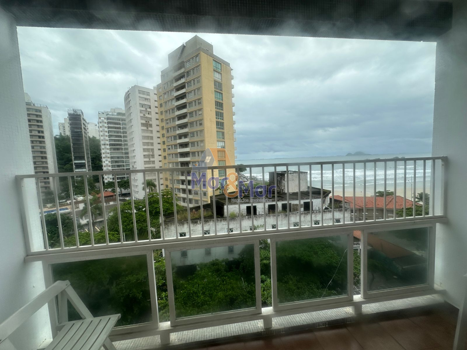 Apartamento Frente ao Mar nas Pitangueiras, Guarujá - SP