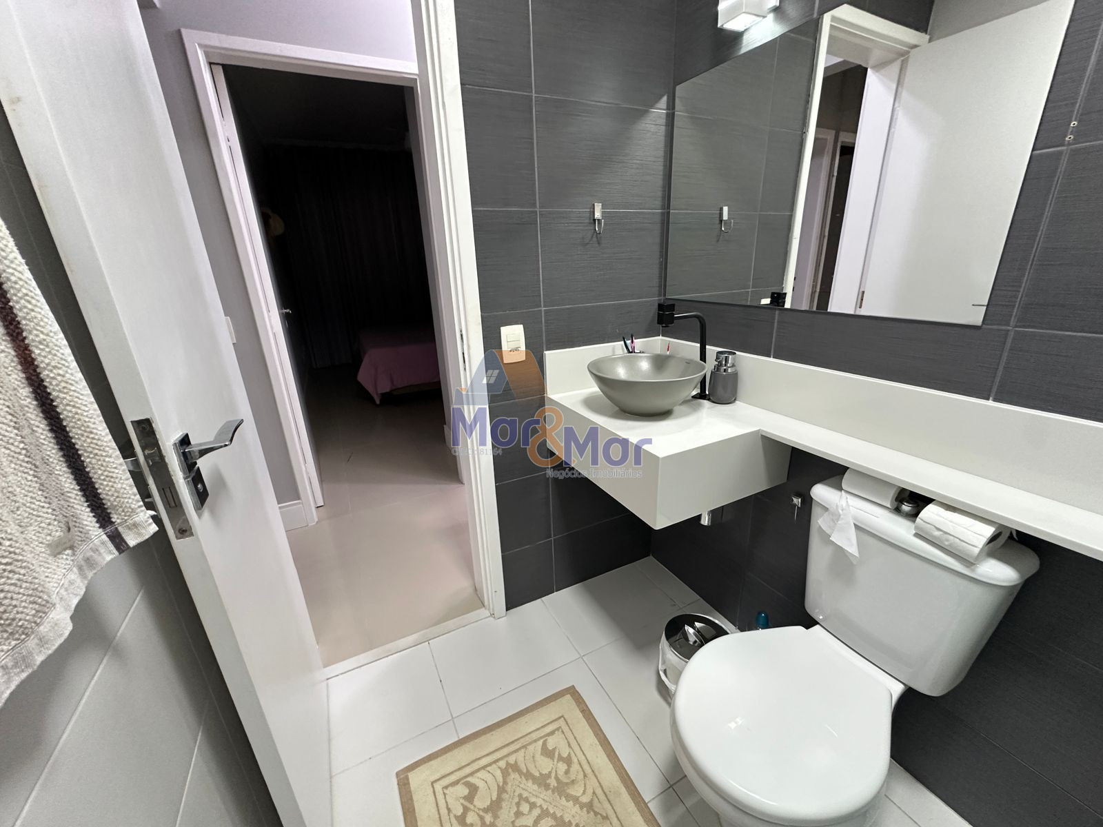 Apartamento na Praia da Enseada, Guarujá - SP