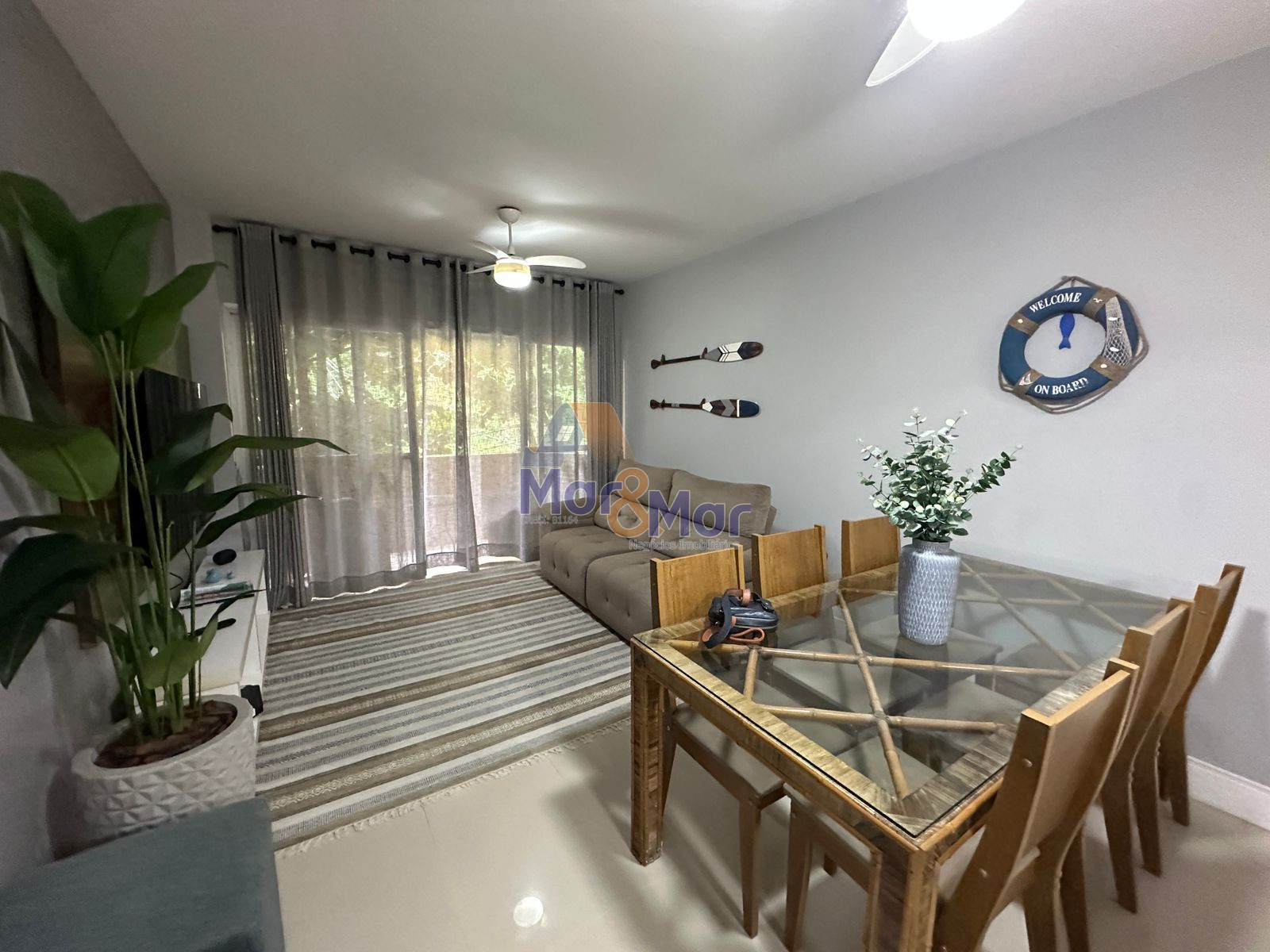 Apartamento na Praia da Enseada, Guarujá - SP