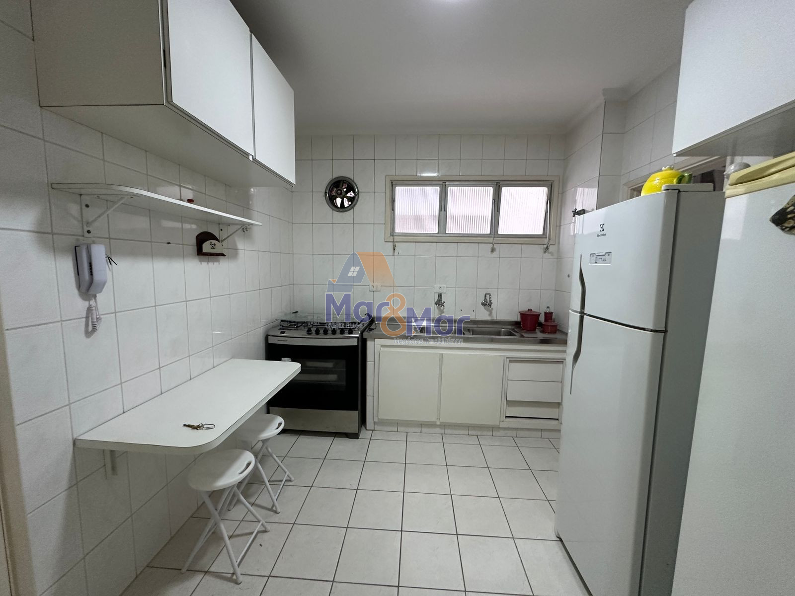 Apartamento na Praia das Pitangueiras, Guarujá - SP