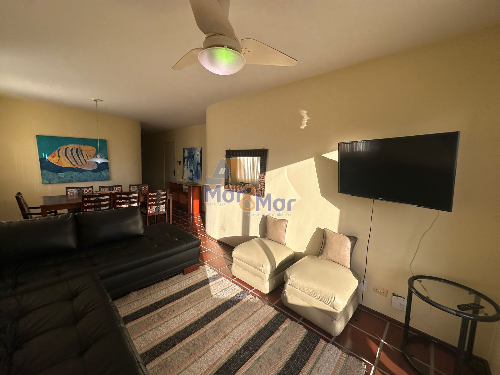 Apartamento na Praia das Pitangueiras, Guarujá - SP
