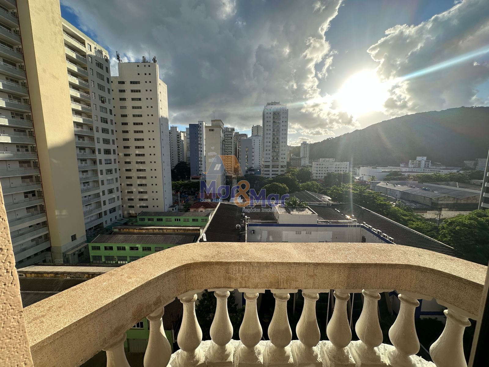 Apartamento na Praia das Pitangueiras, Guarujá - SP