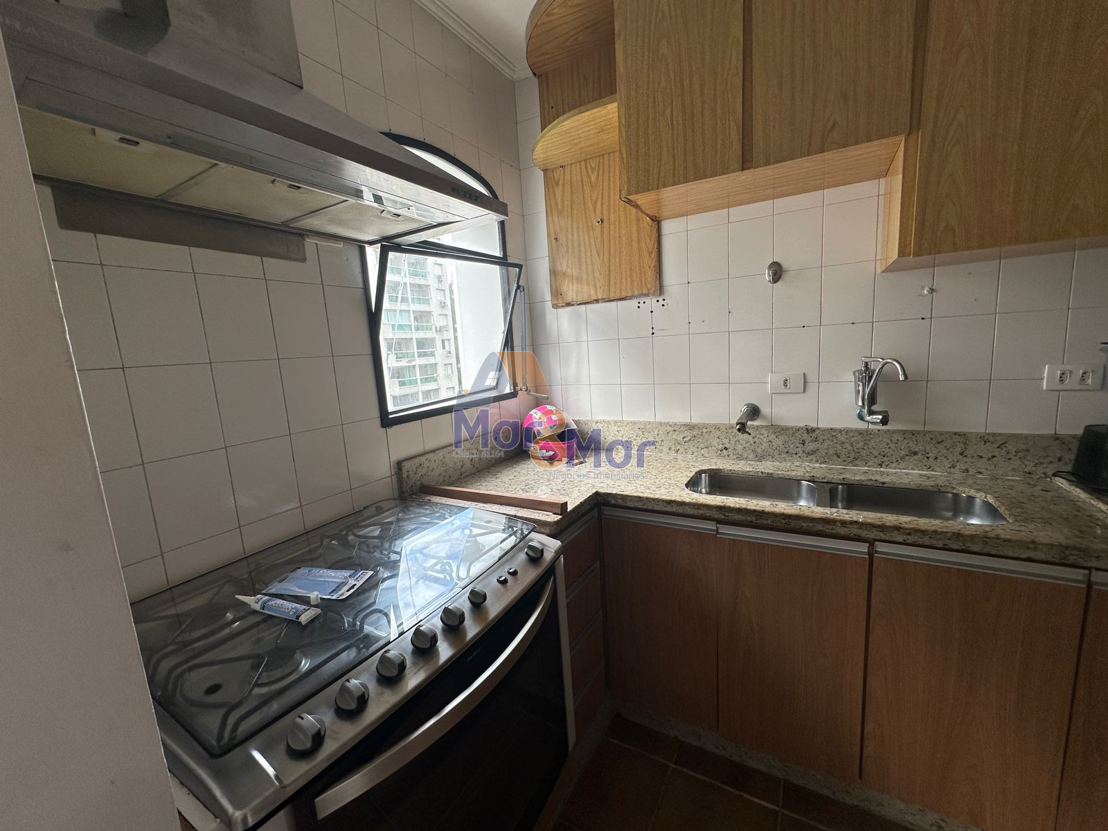 Apartamento na Praia das Pitangueiras, Guarujá - SP
