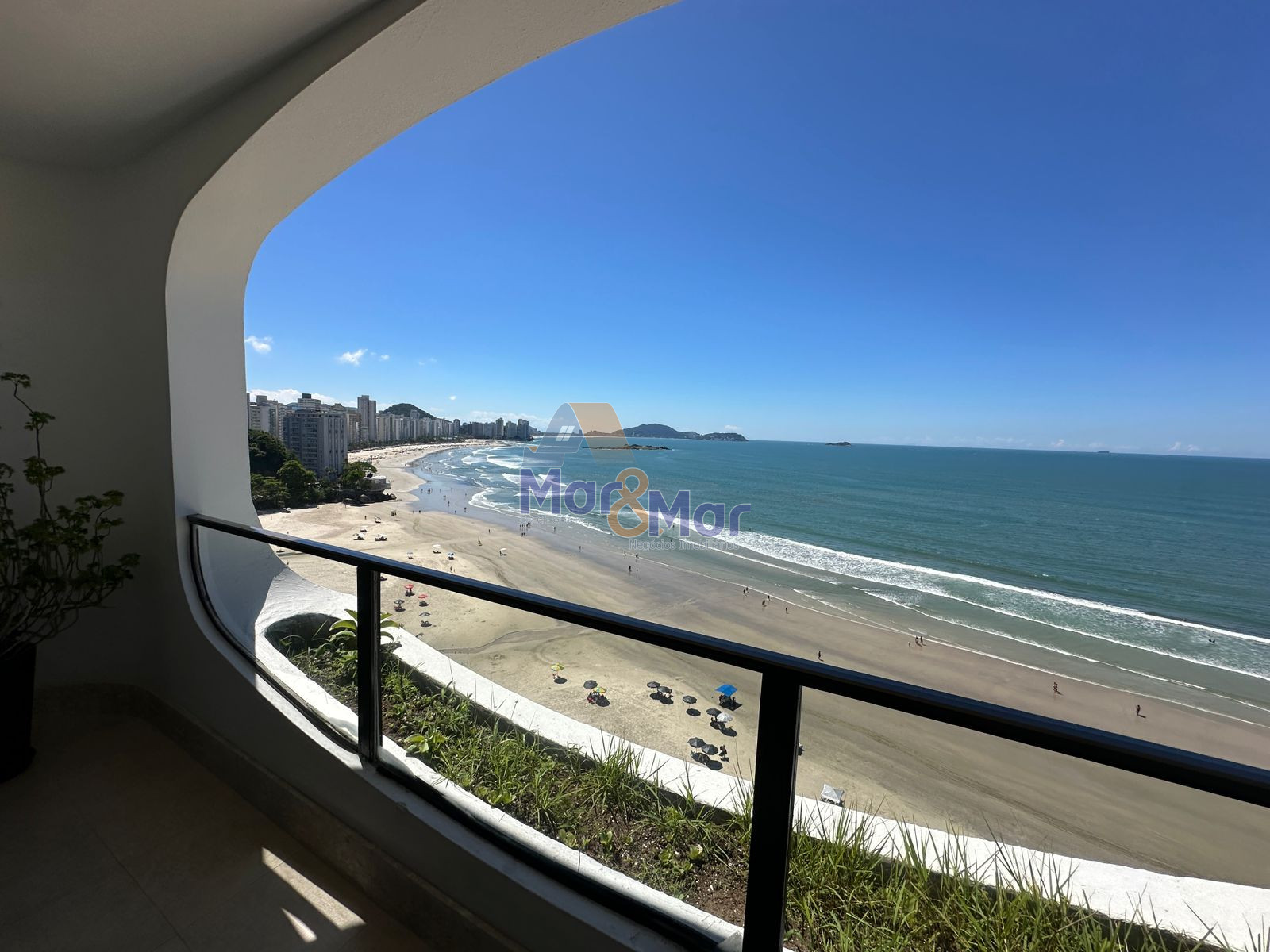 Apartamento Frente ao Mar, Praia Astúrias, Guarujá - SP