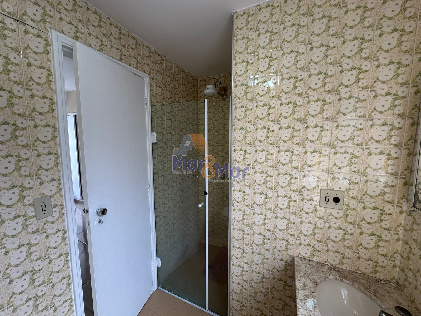 Apartamento na Praia da Enseada, Guarujá - SP