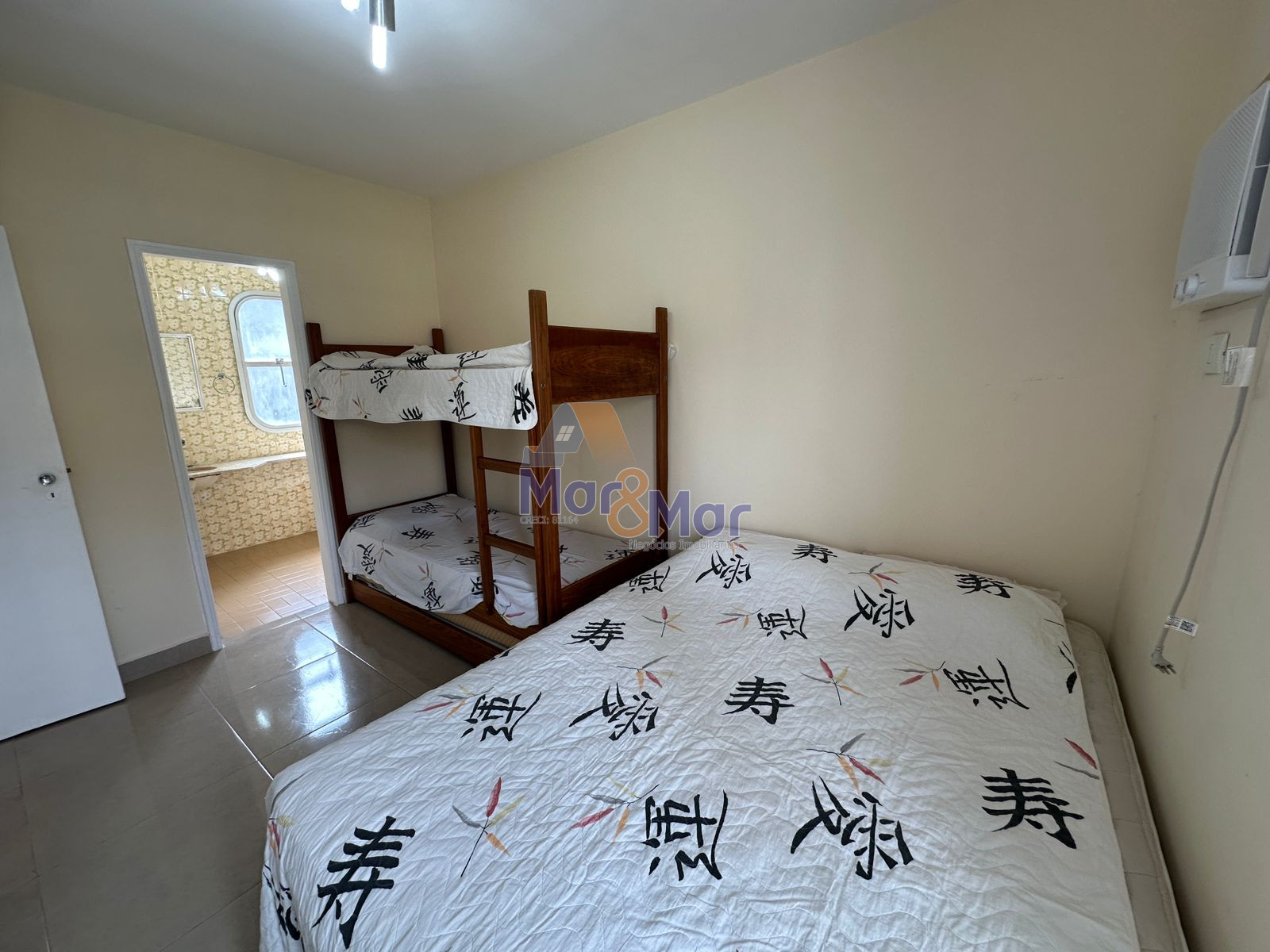 Apartamento na Praia da Enseada, Guarujá - SP