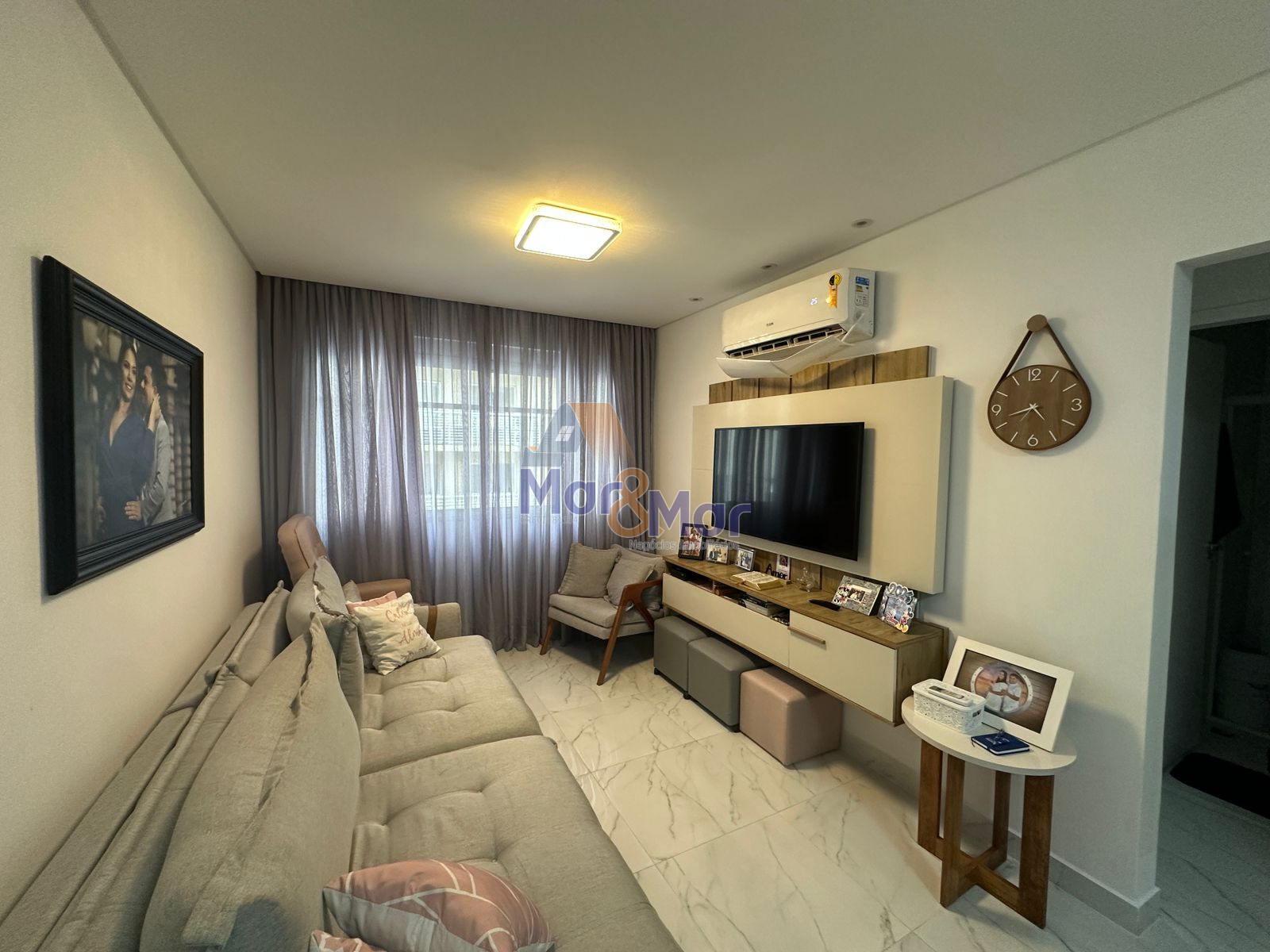 Apartamento na Praia das Pitangueiras, Guarujá - SP
