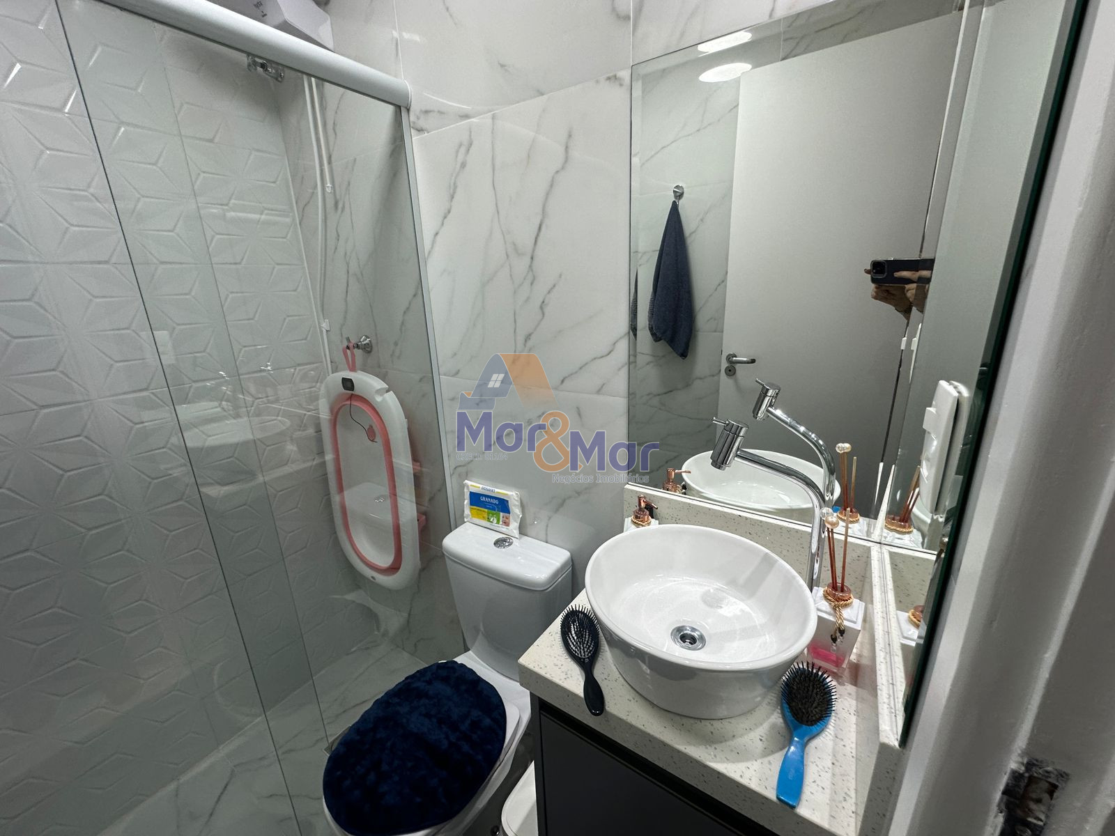 Apartamento na Praia das Pitangueiras, Guarujá - SP