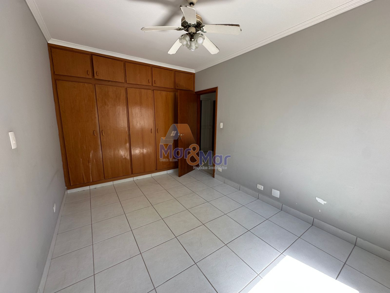 Apartamento na Praia da Pitanguerias - Guarujá
