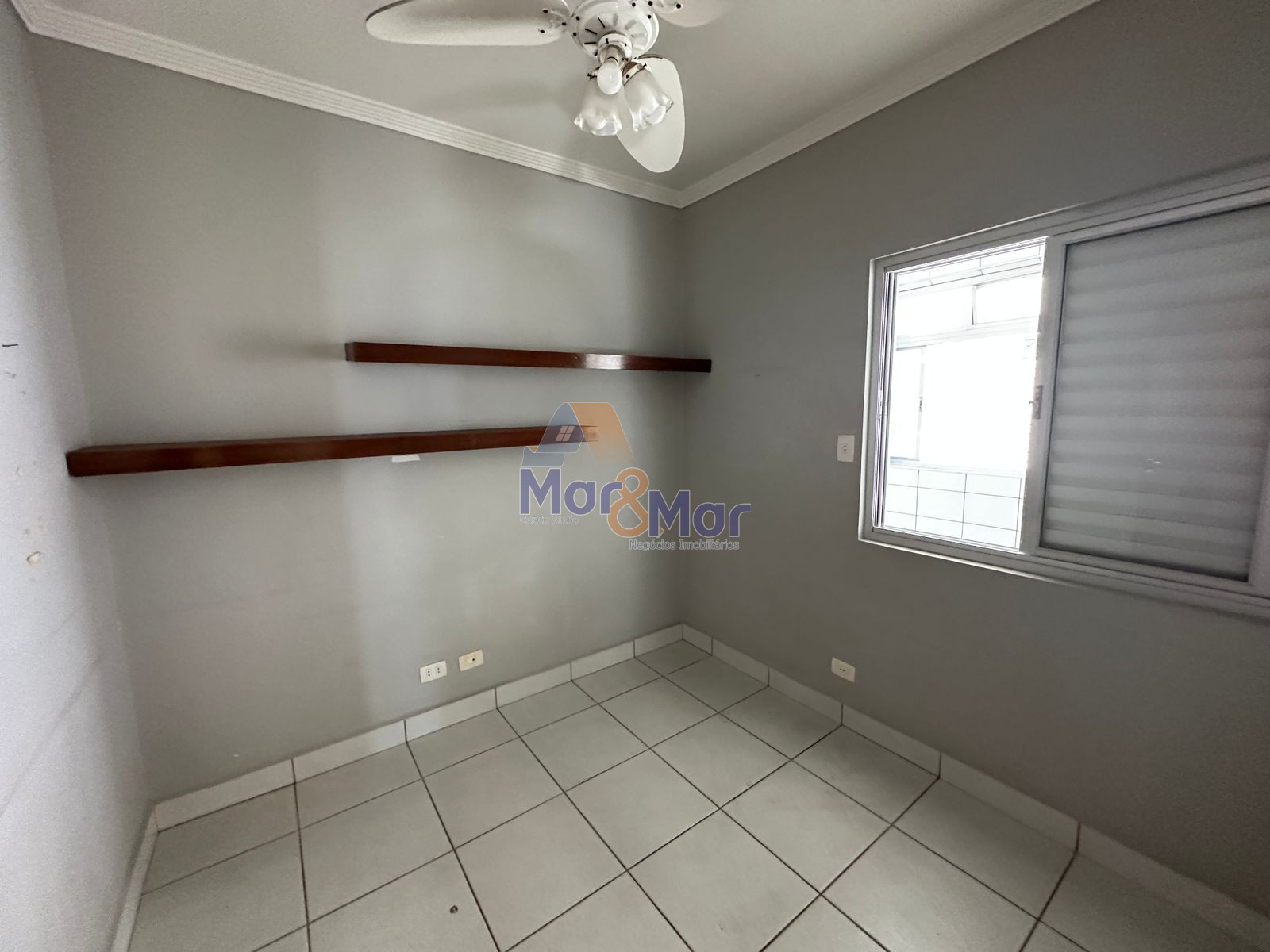 Apartamento na Praia da Pitanguerias - Guarujá