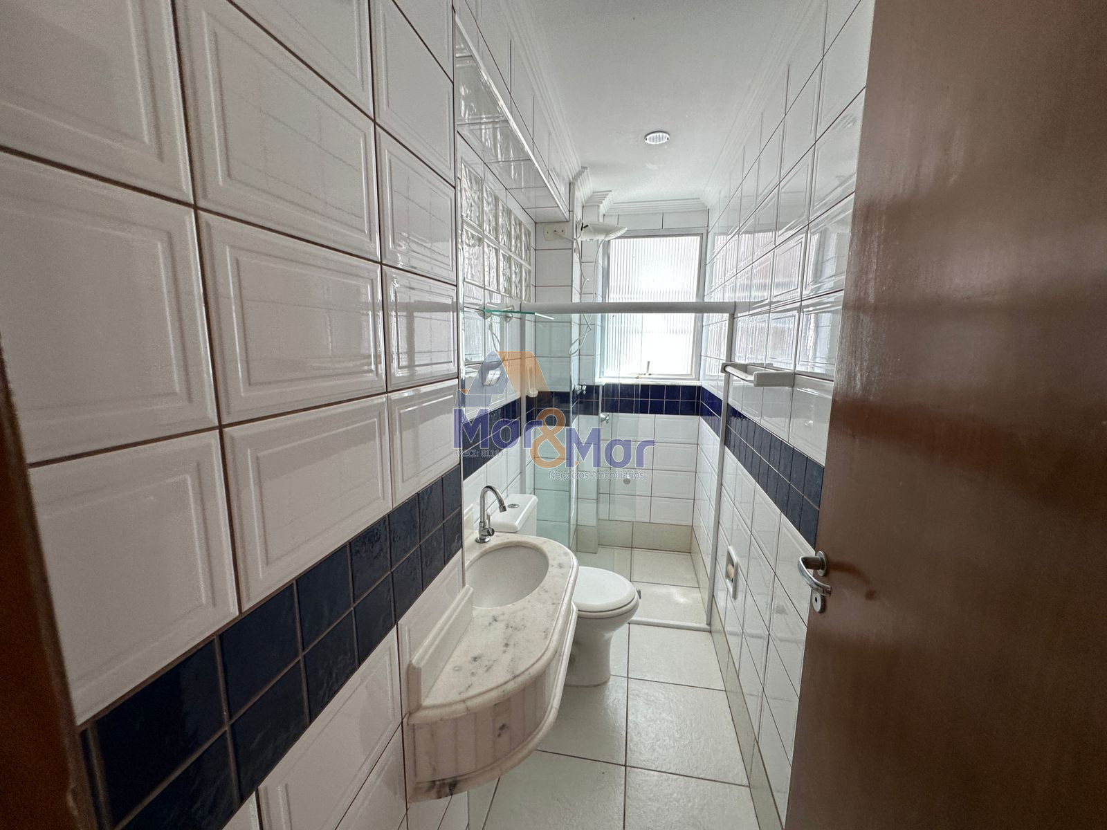 Apartamento na Praia da Pitanguerias - Guarujá