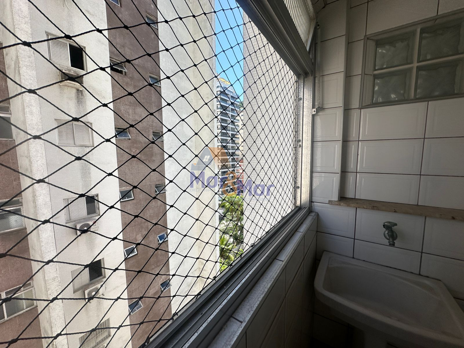 Apartamento na Praia da Pitanguerias - Guarujá