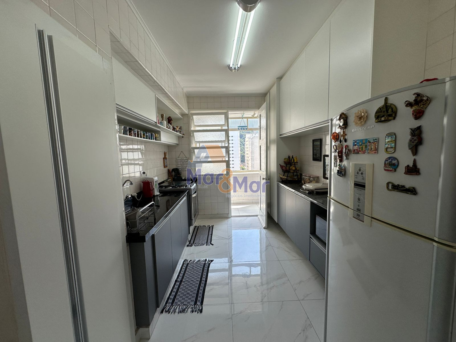 Apartamento Frente ao Mar nas Pitangueiras, Guarujá - SP