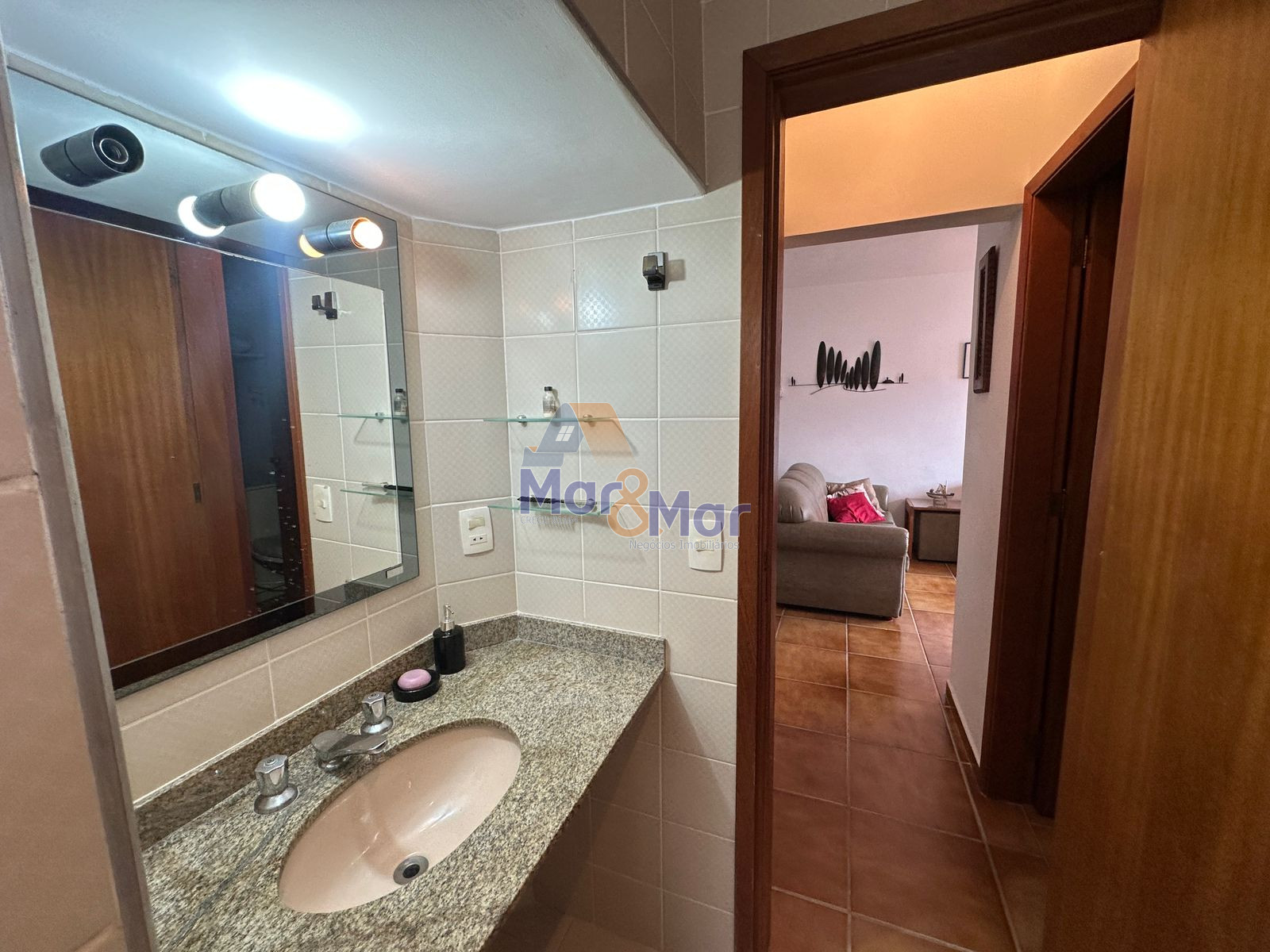 Apartamento na Praia da Enseada, Guarujá - SP