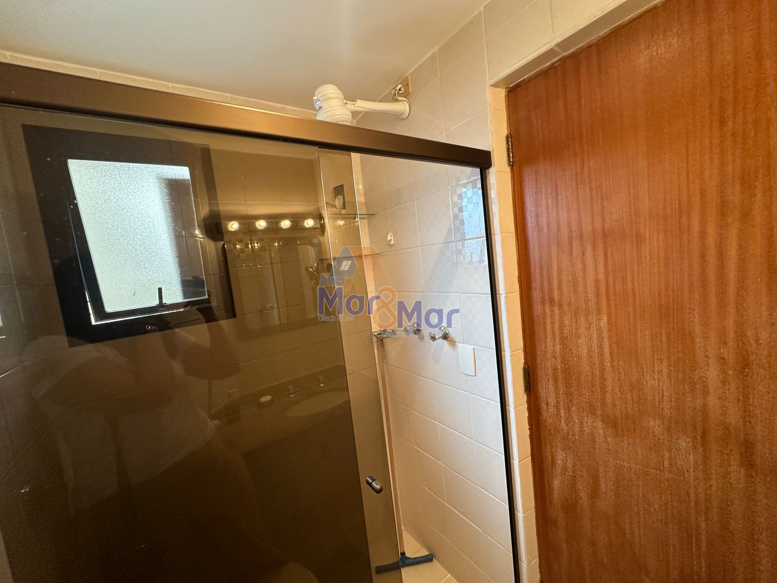Apartamento na Praia da Enseada, Guarujá - SP