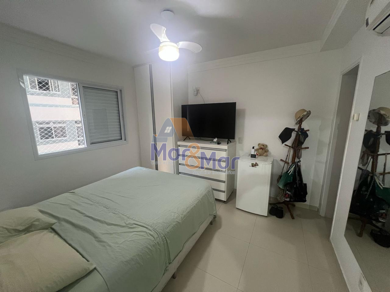 Apartamento na Praia da Pitangueiras, Guarujá - SP