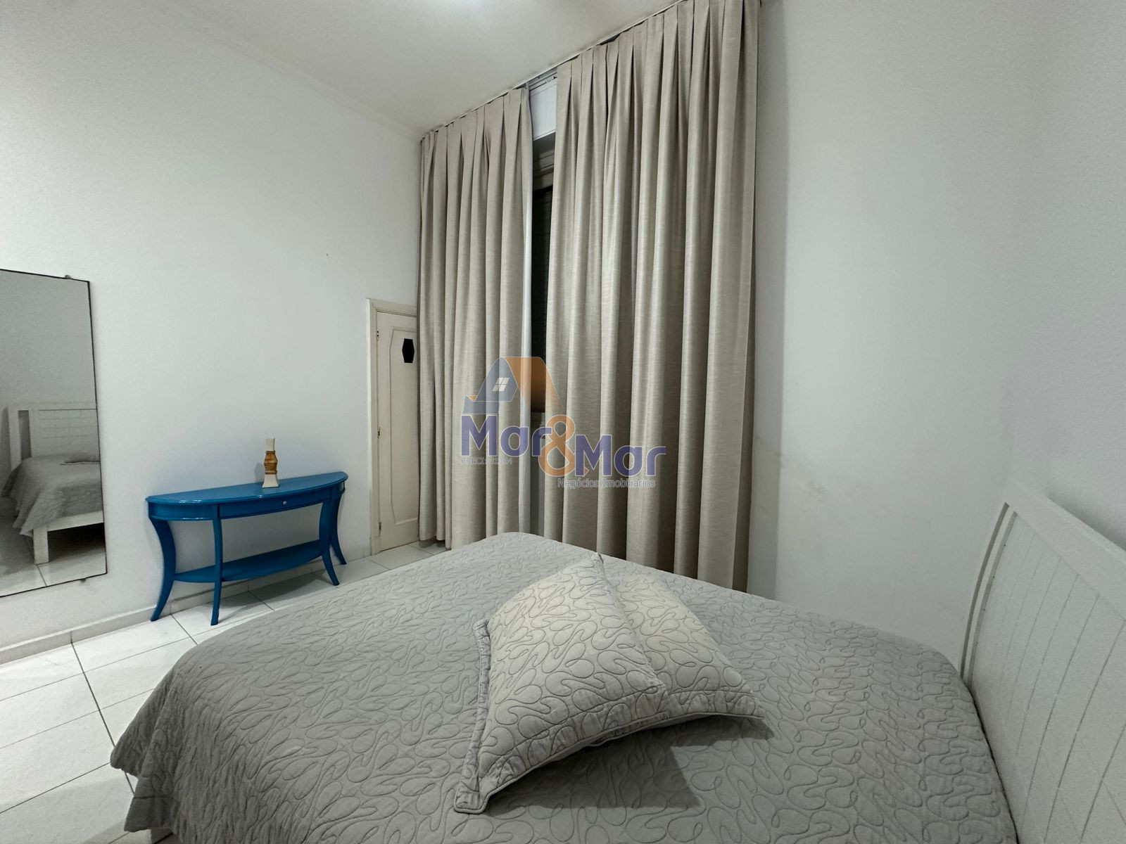 Apartamento Frente ao Mar nas Pitangueiras, Guarujá - SP
