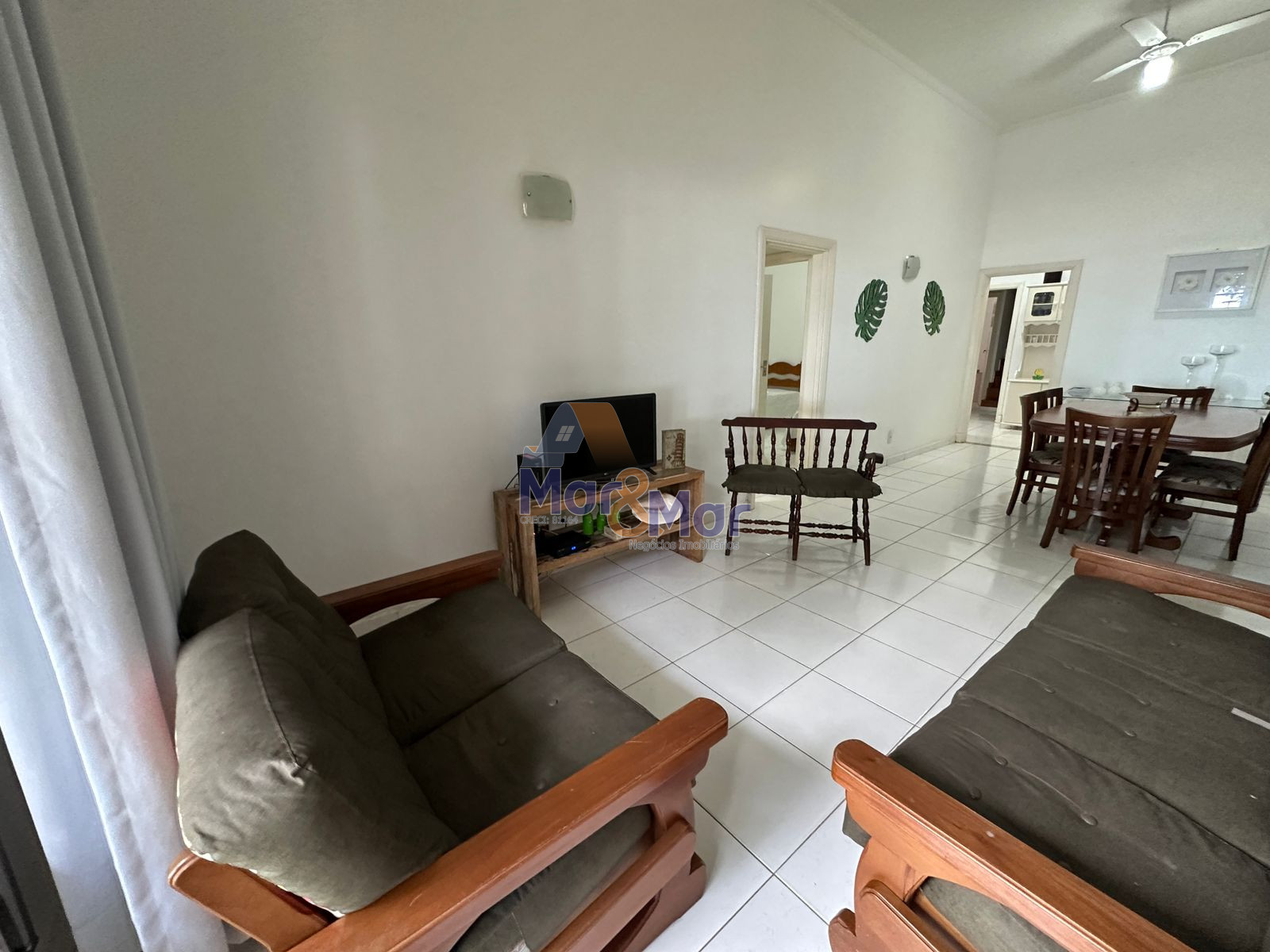 Apartamento Frente ao Mar nas Pitangueiras, Guarujá - SP
