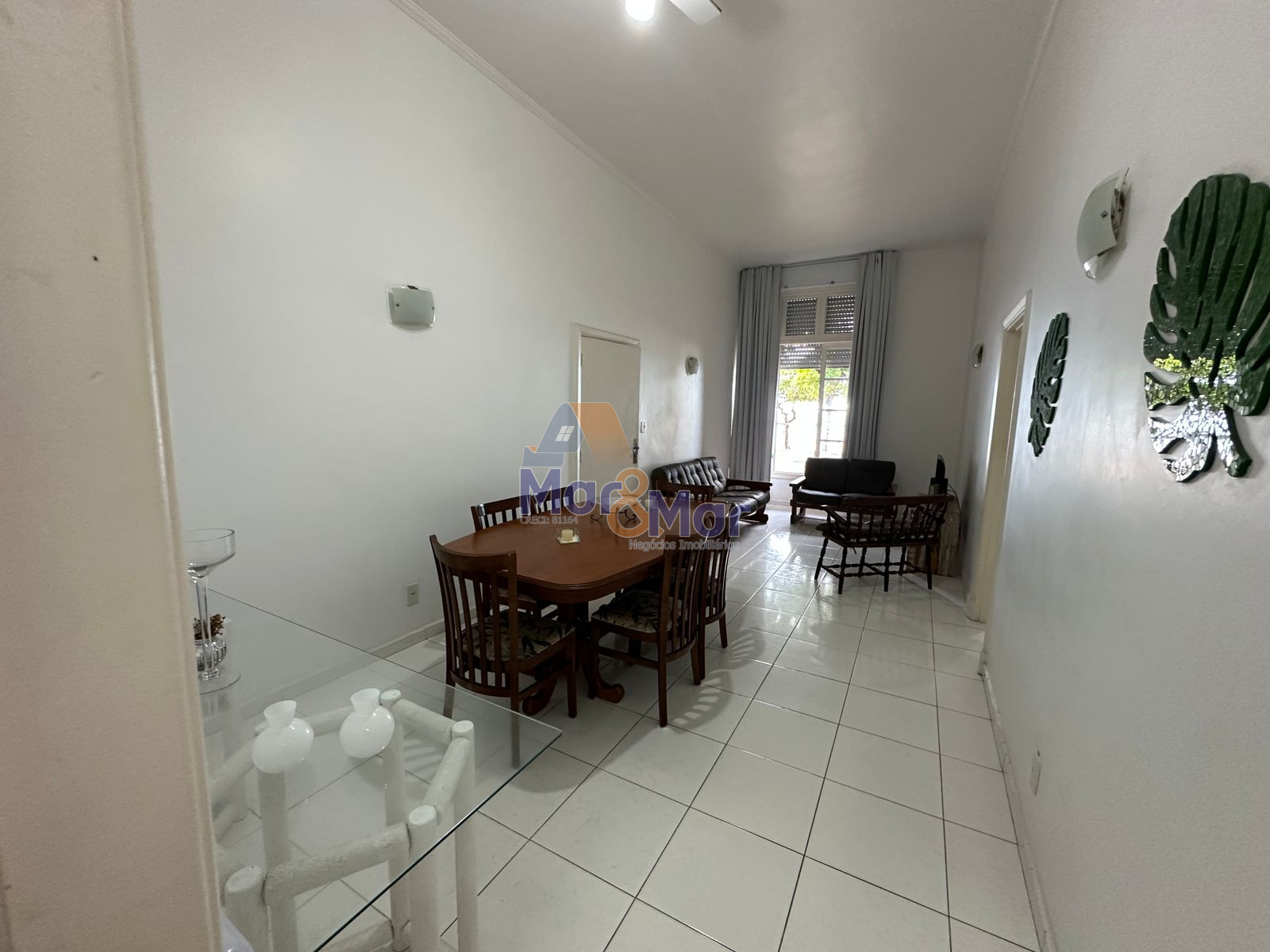 Apartamento Frente ao Mar nas Pitangueiras, Guarujá - SP