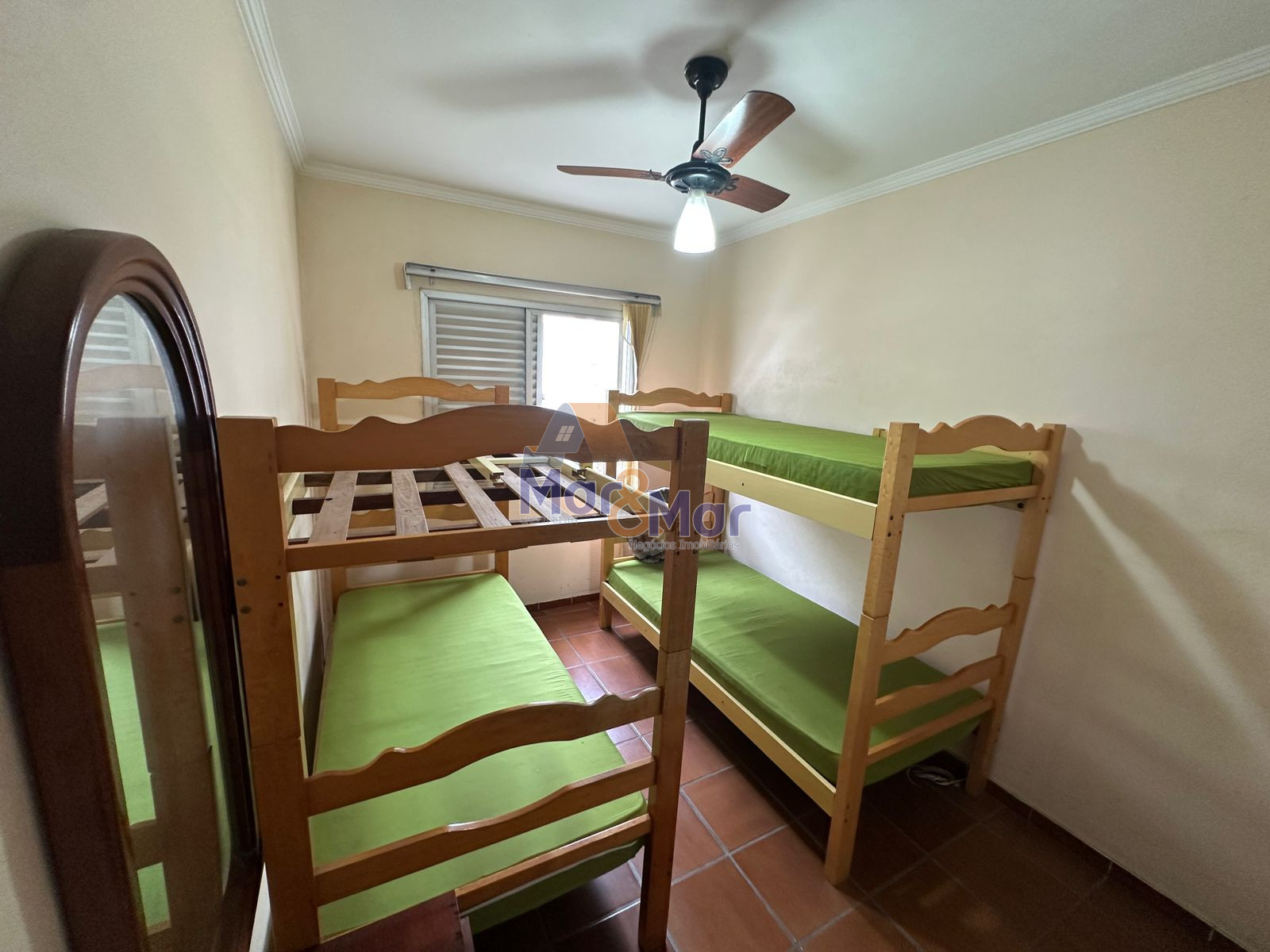 Apartamento na Praia da Enseada, Guarujá - SP