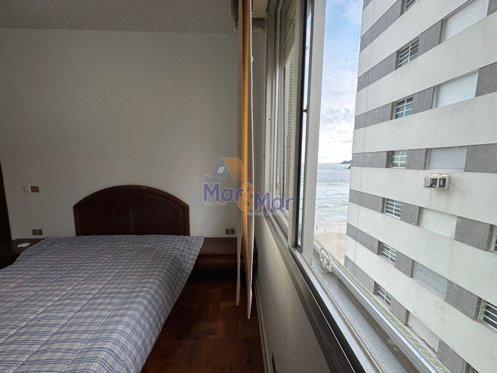 Apartamento Frente ao Mar nas Pitangueiras, Guarujá - SP