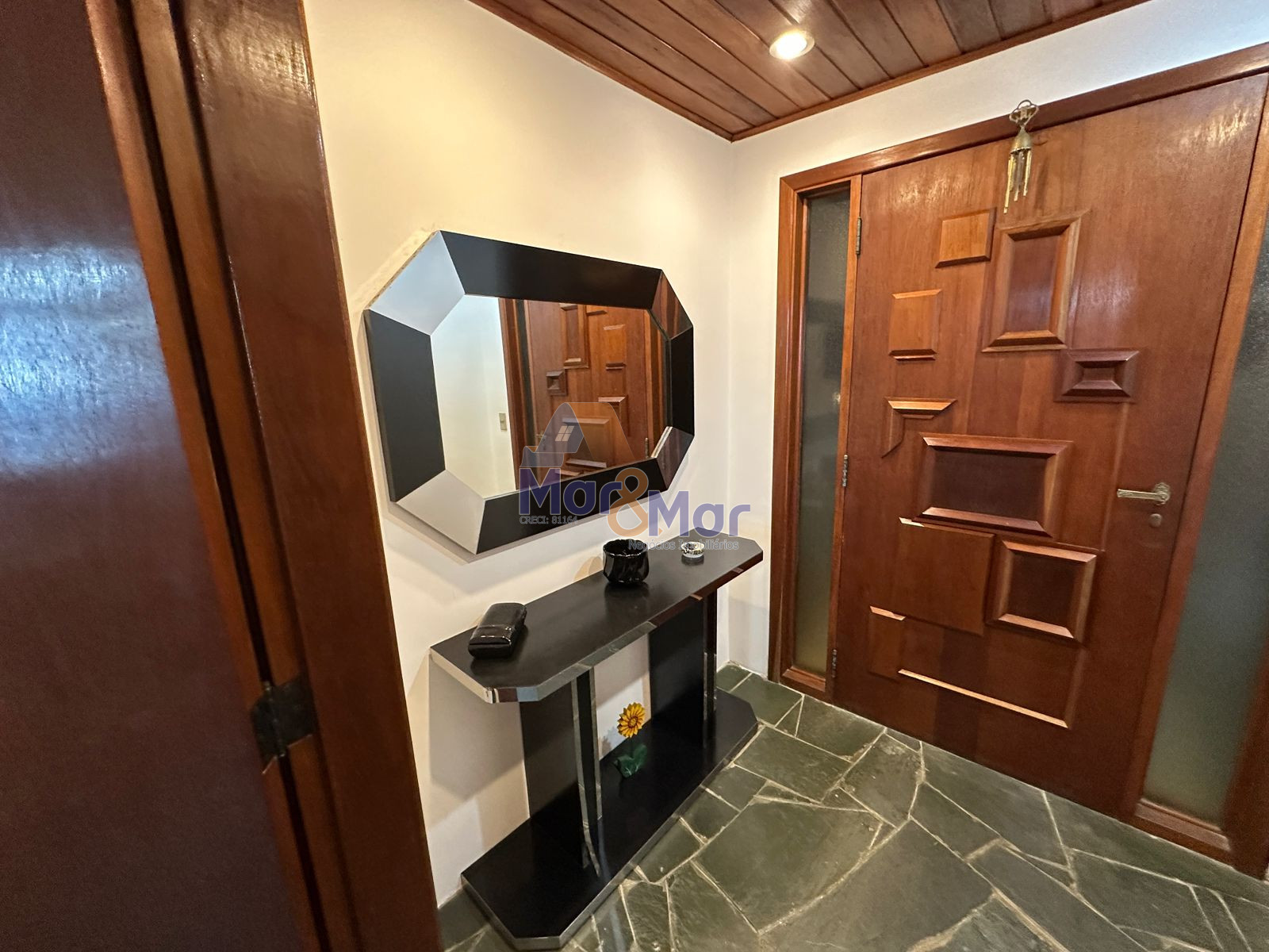Apartamento Frente ao Mar nas Pitangueiras, Guarujá - SP
