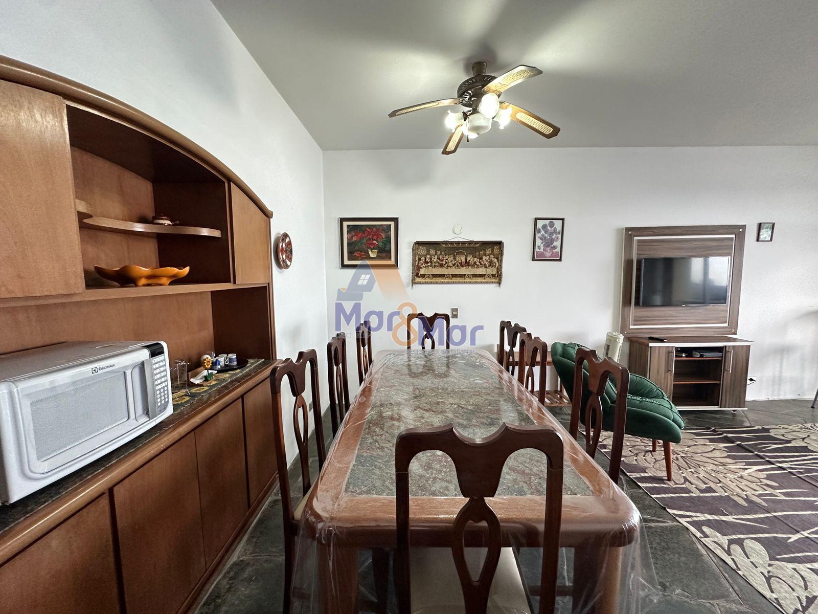 Apartamento Frente ao Mar nas Pitangueiras, Guarujá - SP