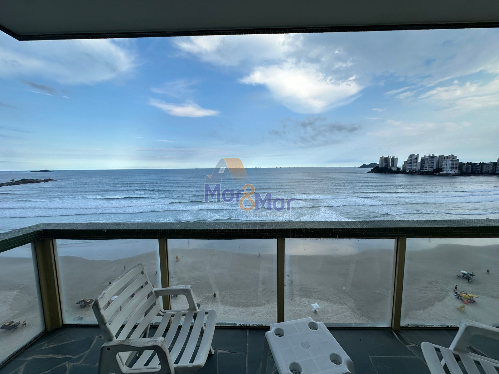 Apartamento Frente ao Mar nas Pitangueiras, Guarujá - SP