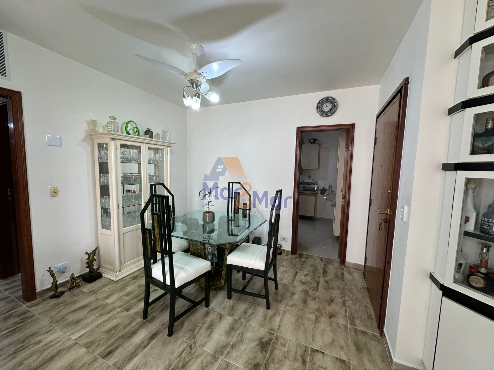 Apartamento, Praia da Pitangueiras, Guarujá - SP