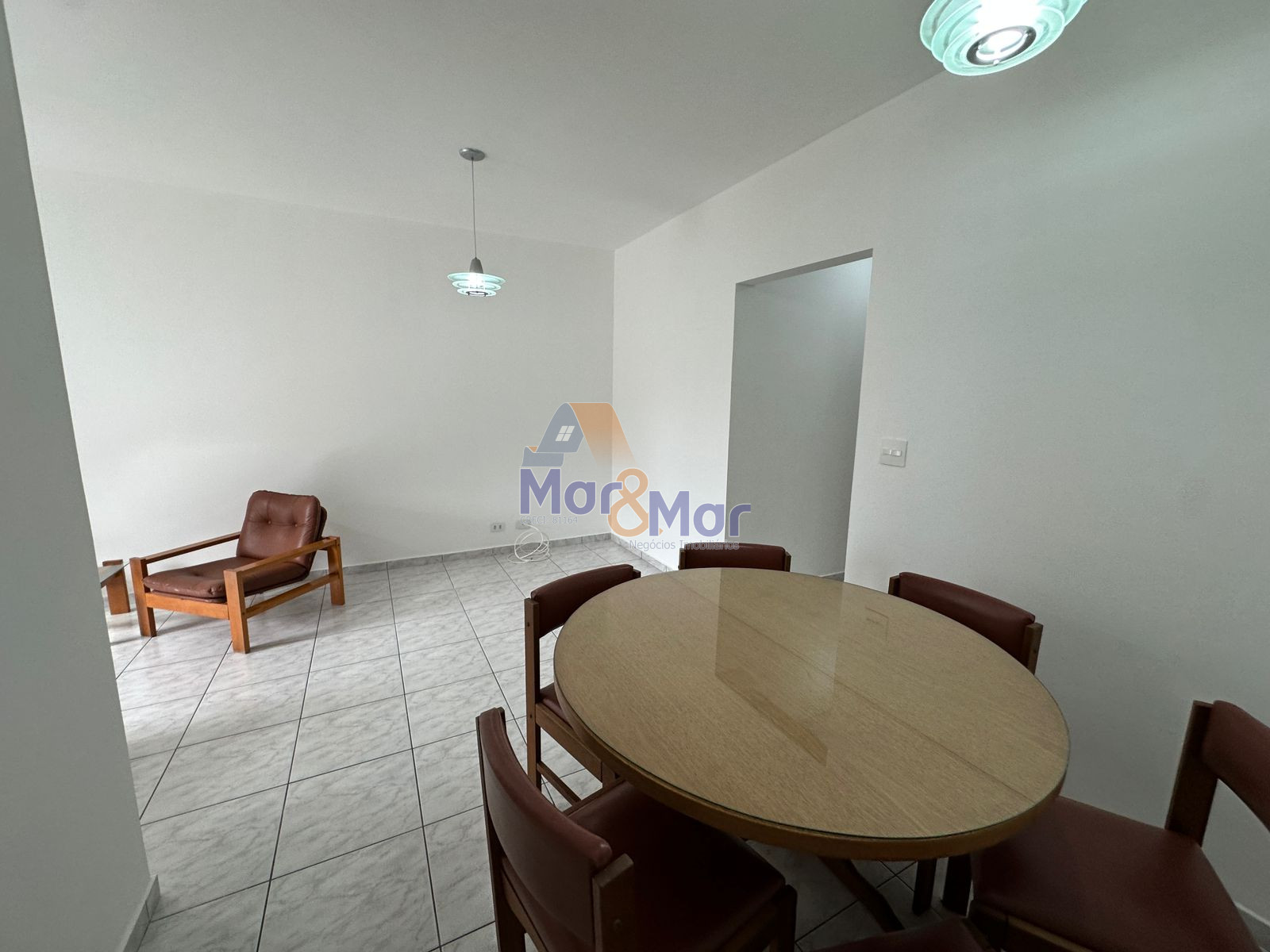 Apartamento na Praia da Pitangueiras, Guarujá-SP