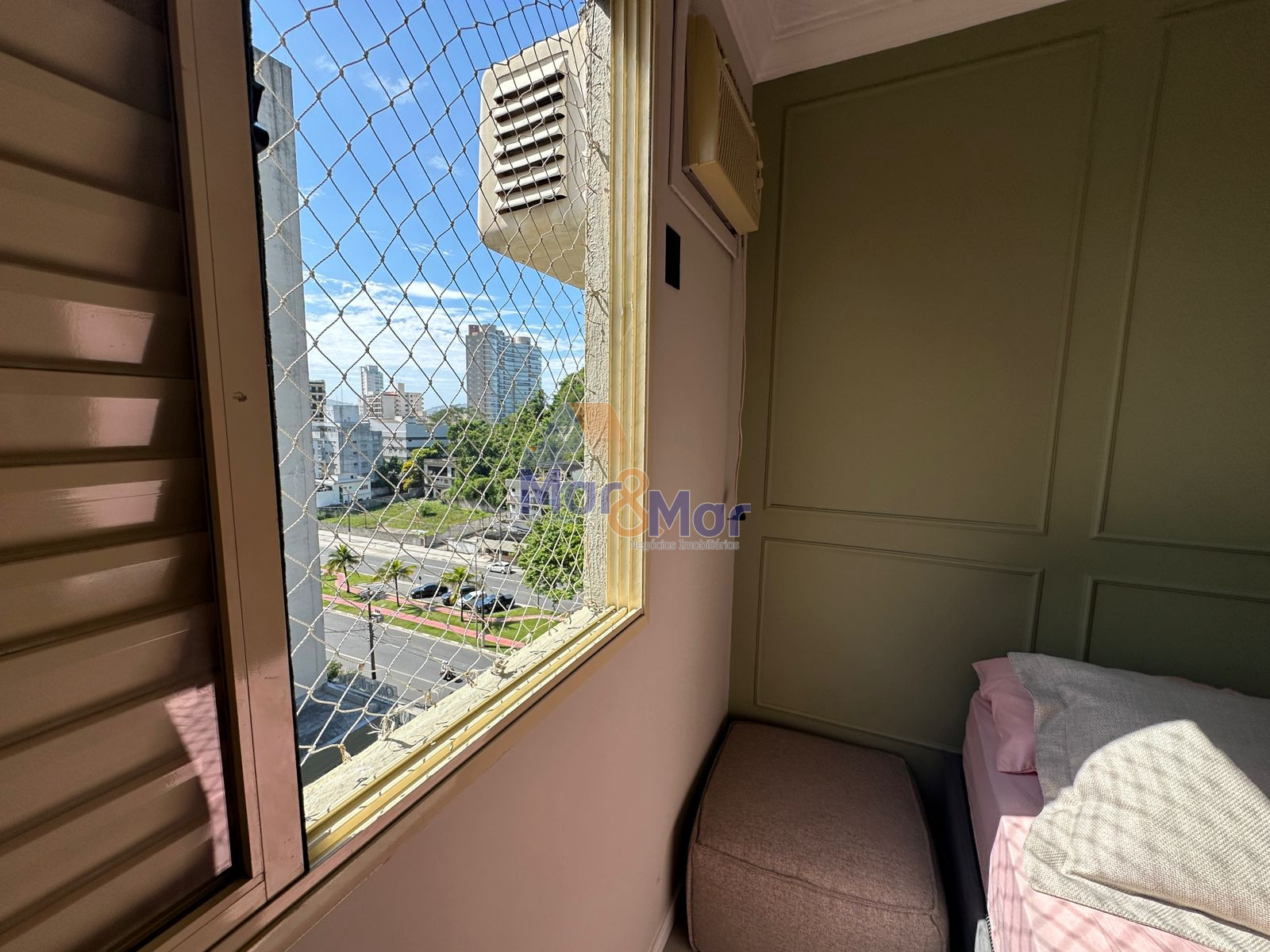 Apartamento na Praia da Enseada, Guarujá - SP