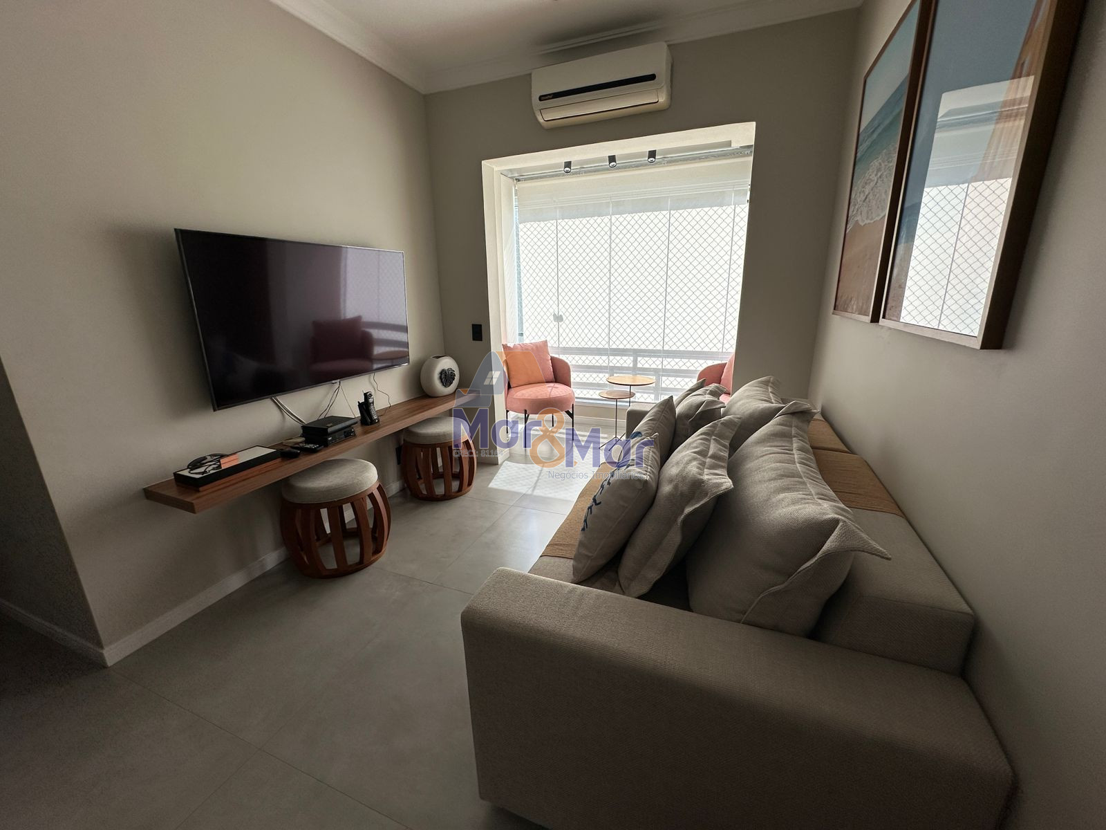Apartamento na Praia da Enseada, Guarujá - SP