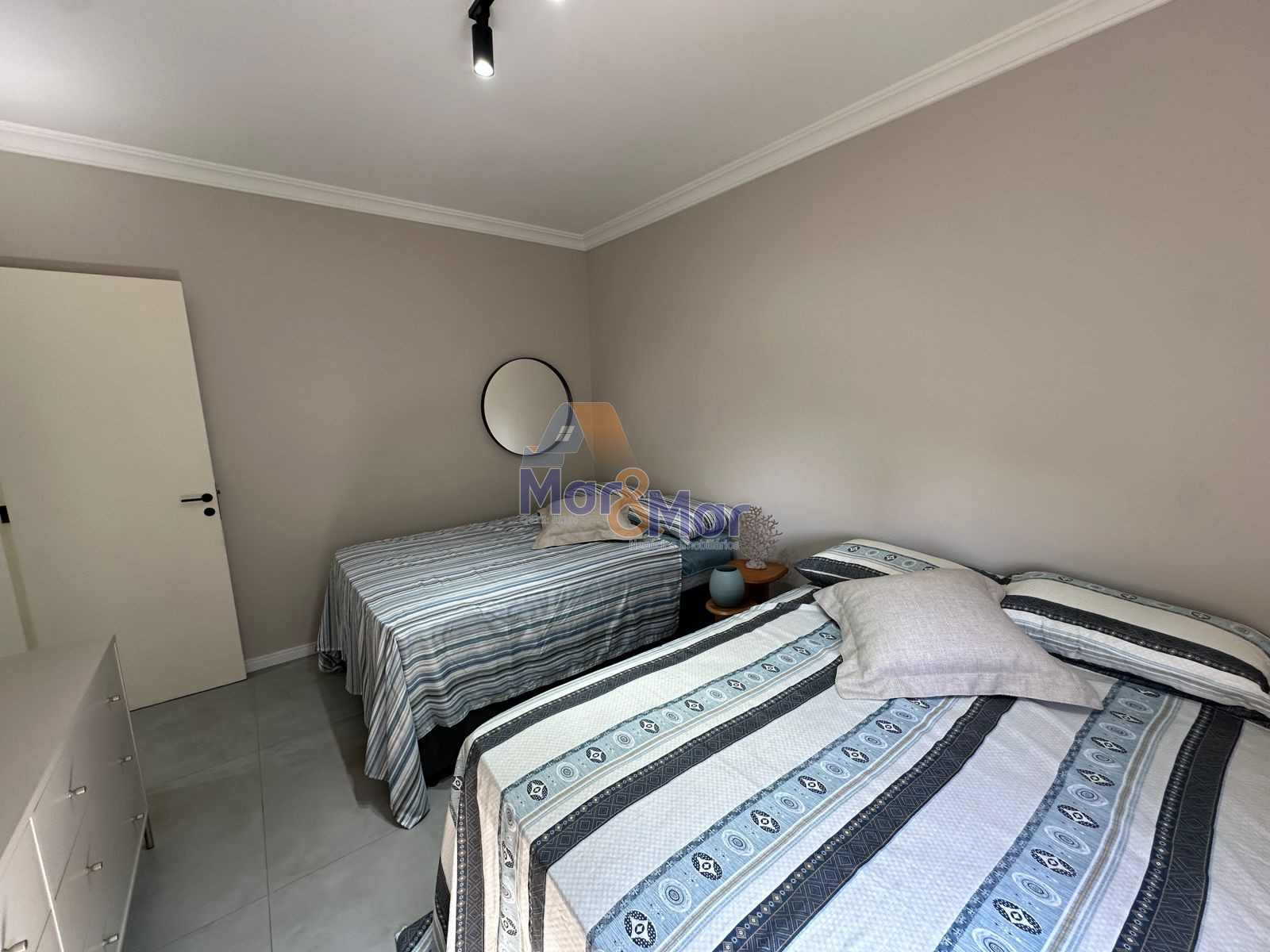 Apartamento na Praia da Enseada, Guarujá - SP