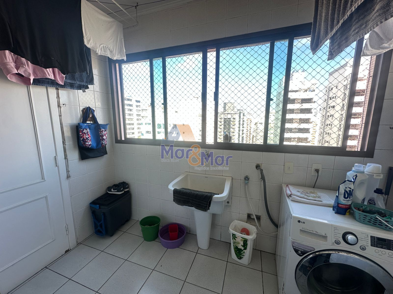 Apartamento na Praia da Pitangueiras, Guarujá - SP