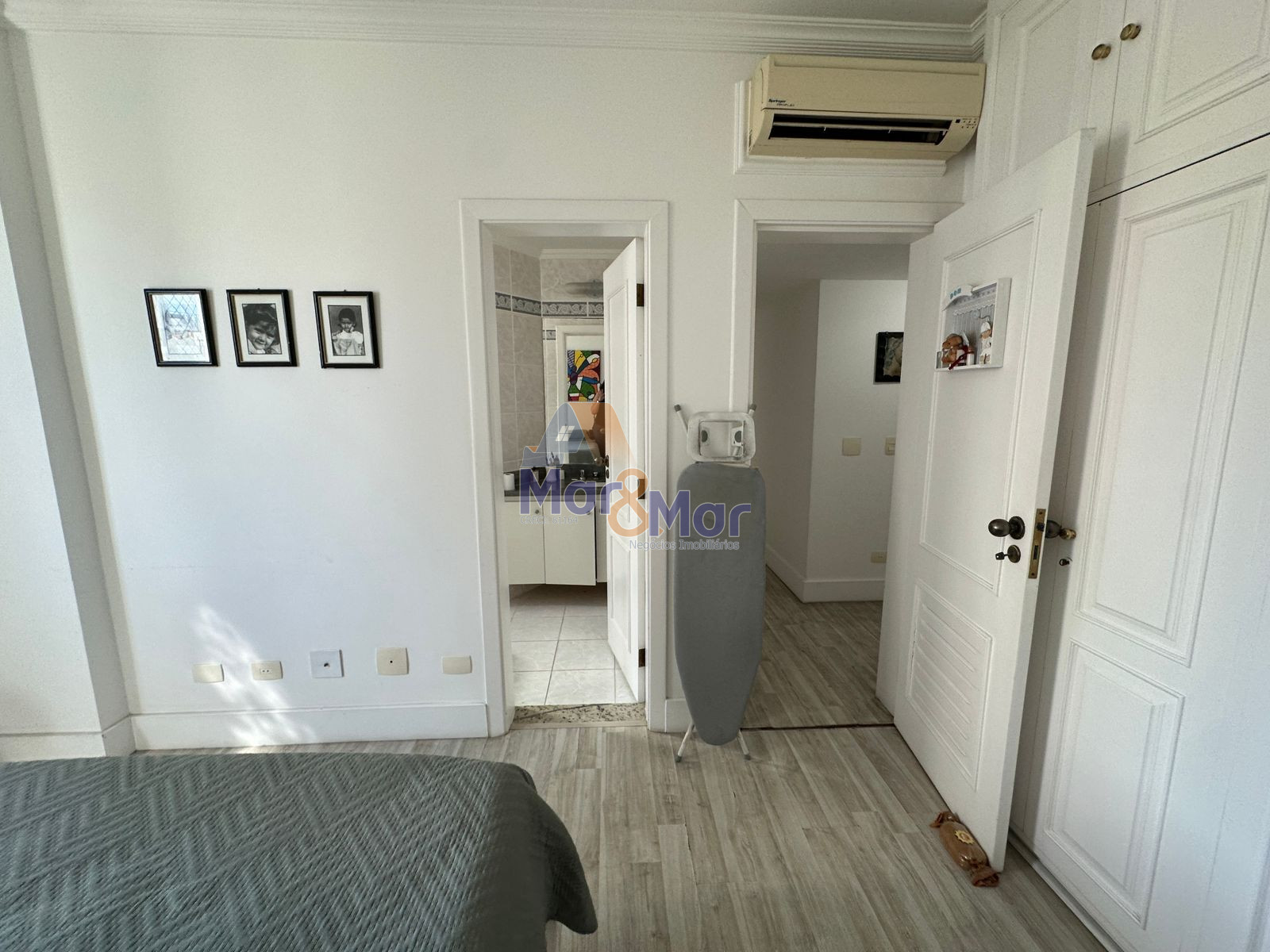 Apartamento na Praia da Pitangueiras, Guarujá - SP