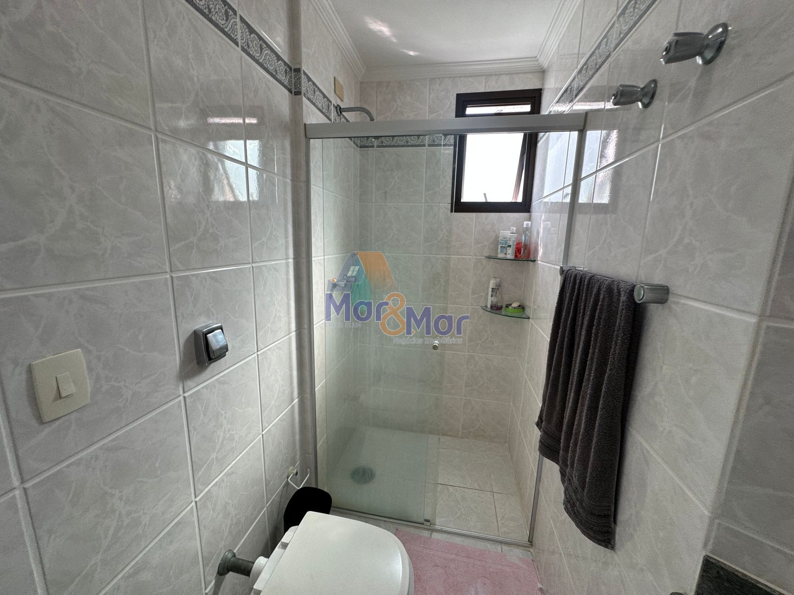 Apartamento na Praia da Pitangueiras, Guarujá - SP