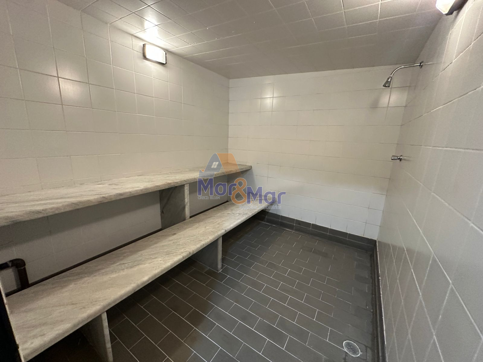 Apartamento na Praia da Pitangueiras, Guarujá - SP