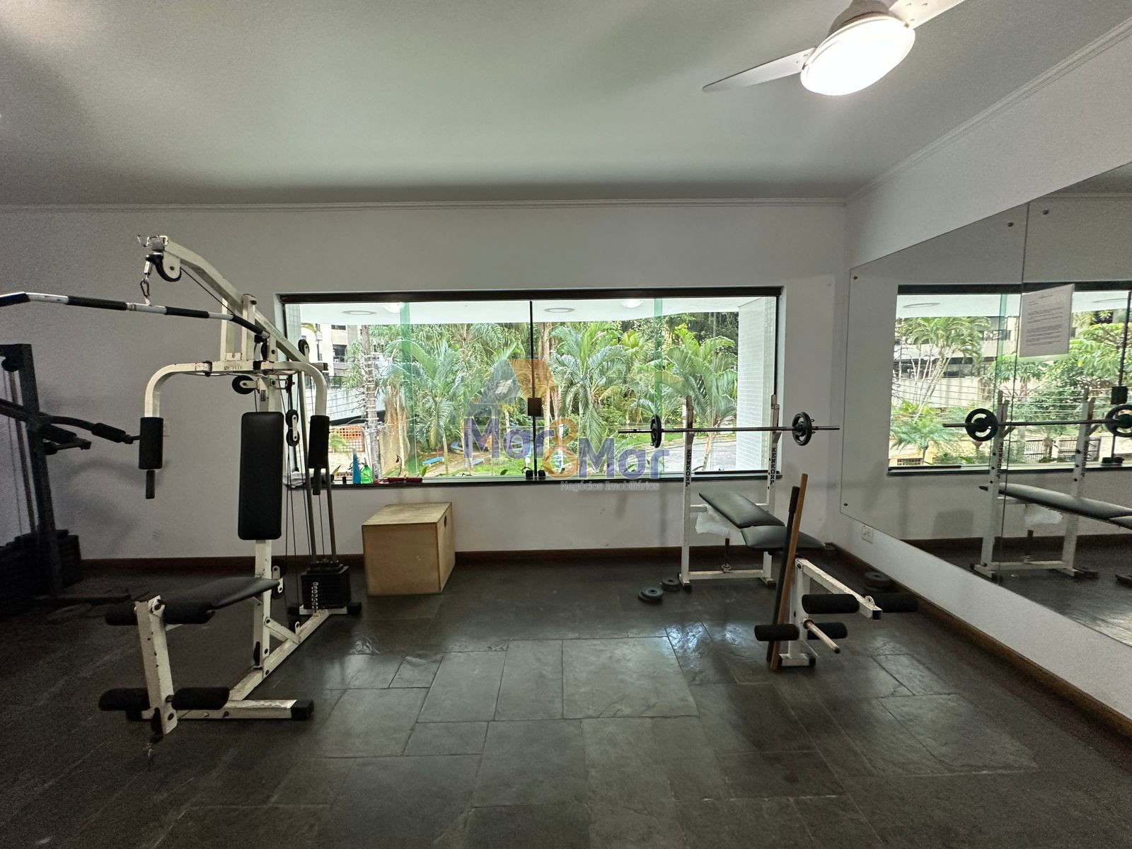 Apartamento na Praia da Pitangueiras, Guarujá - SP
