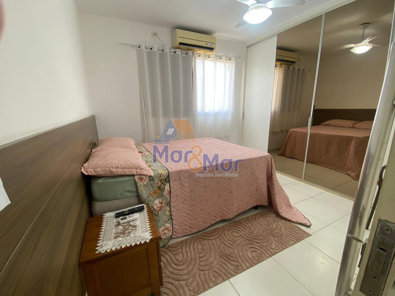 Apartamento na Praia da Enseada, Guarujá - SP