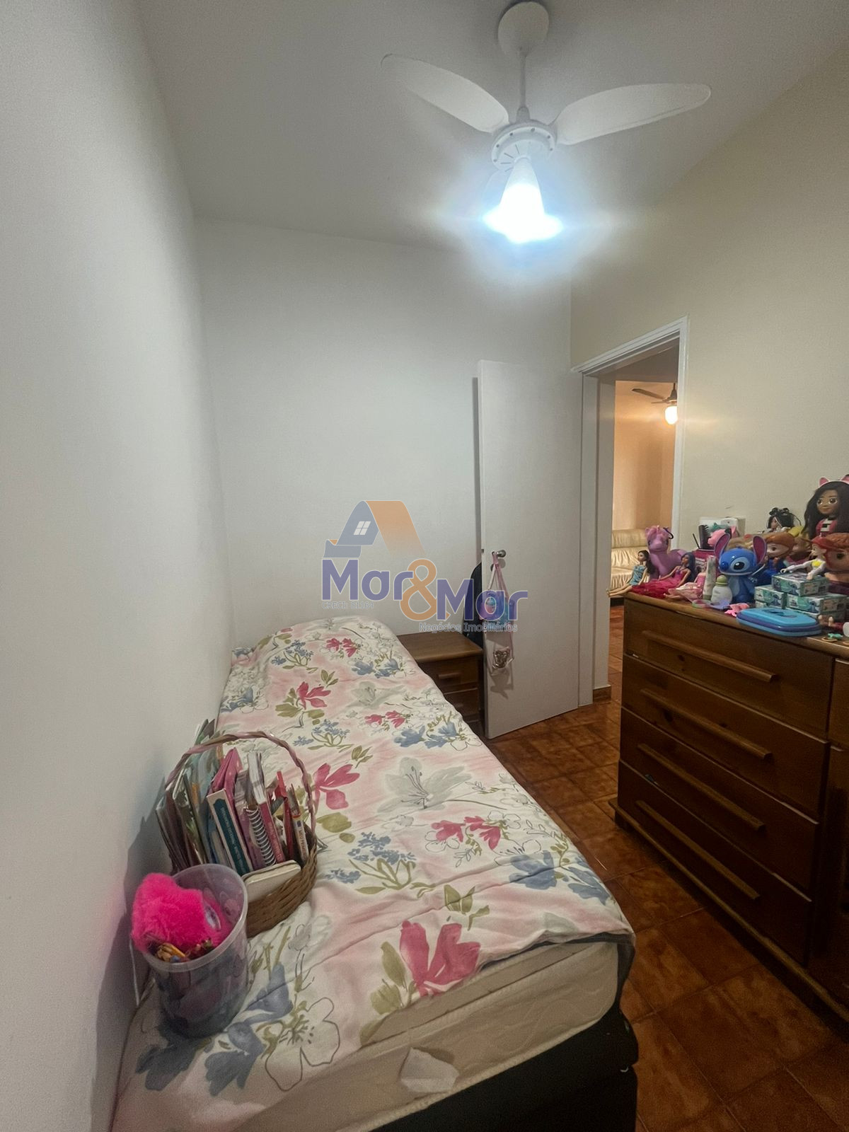 Apartamento na Praia das Pitangueiras, Guarujá - SP