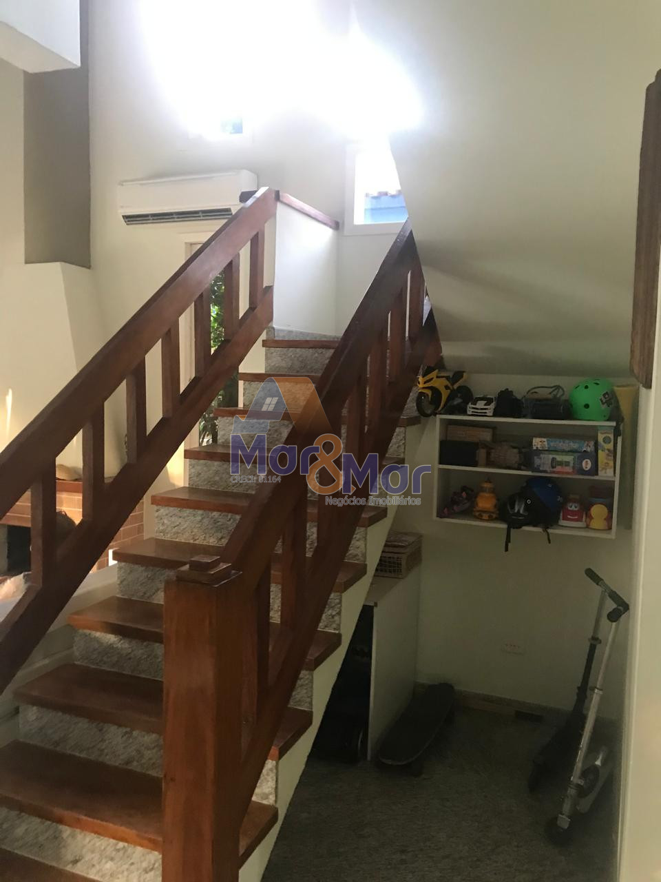 Casa Duplex à Venda no Guaiuba - Guarujá