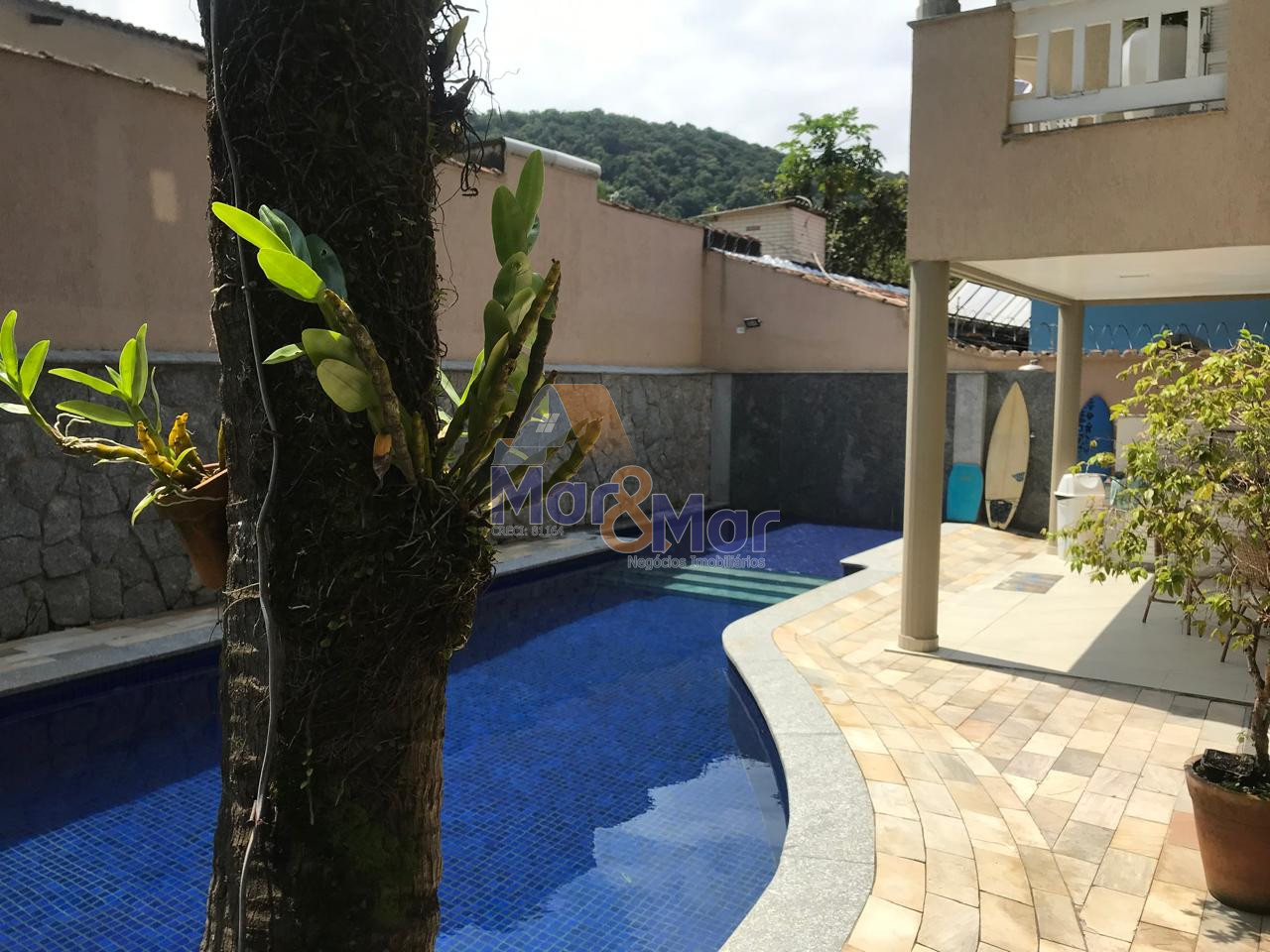Casa Duplex à Venda no Guaiuba - Guarujá