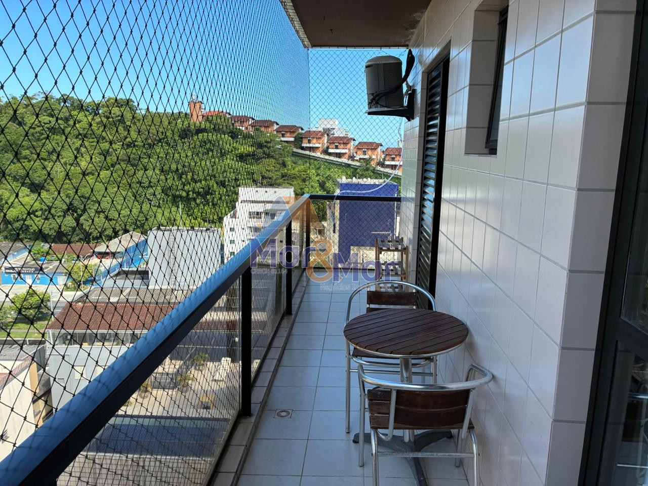 Apartamento na Praia da Enseada, Guarujá - SP