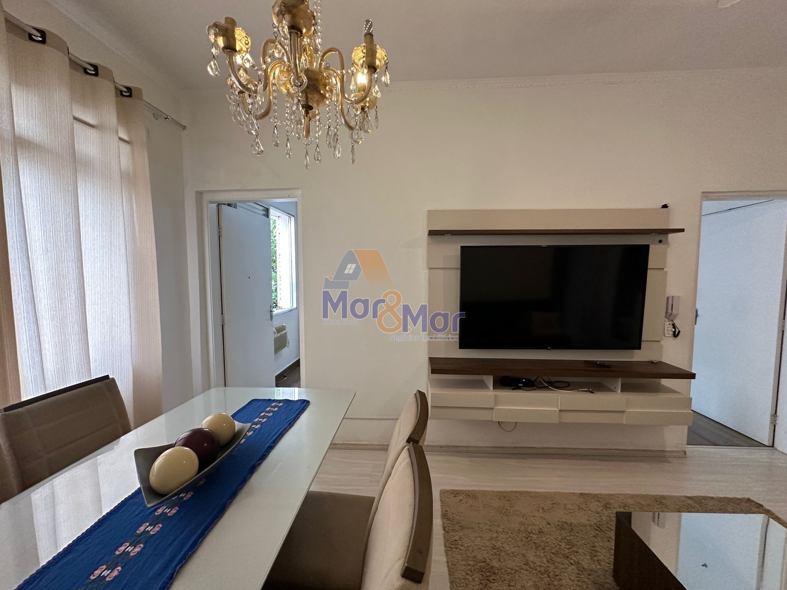 Apartamento na Praia das Pitangueiras, Guarujá - SP