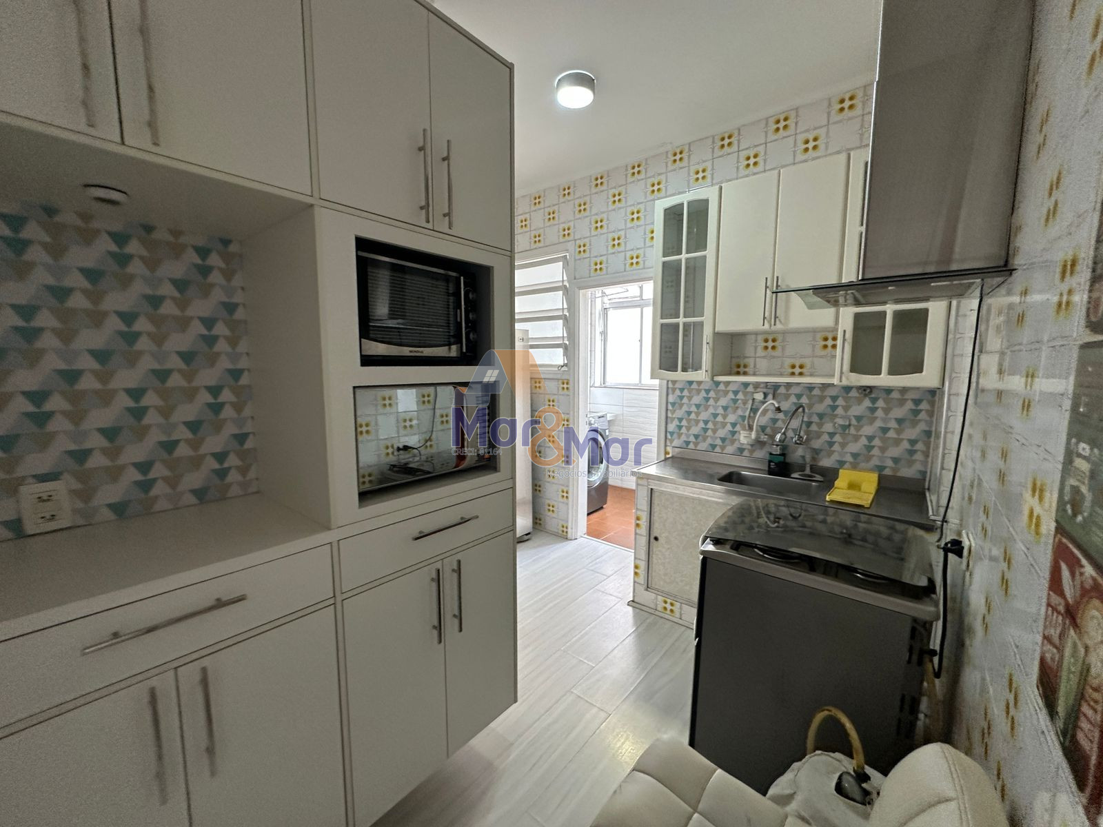 Apartamento na Praia das Pitangueiras, Guarujá - SP