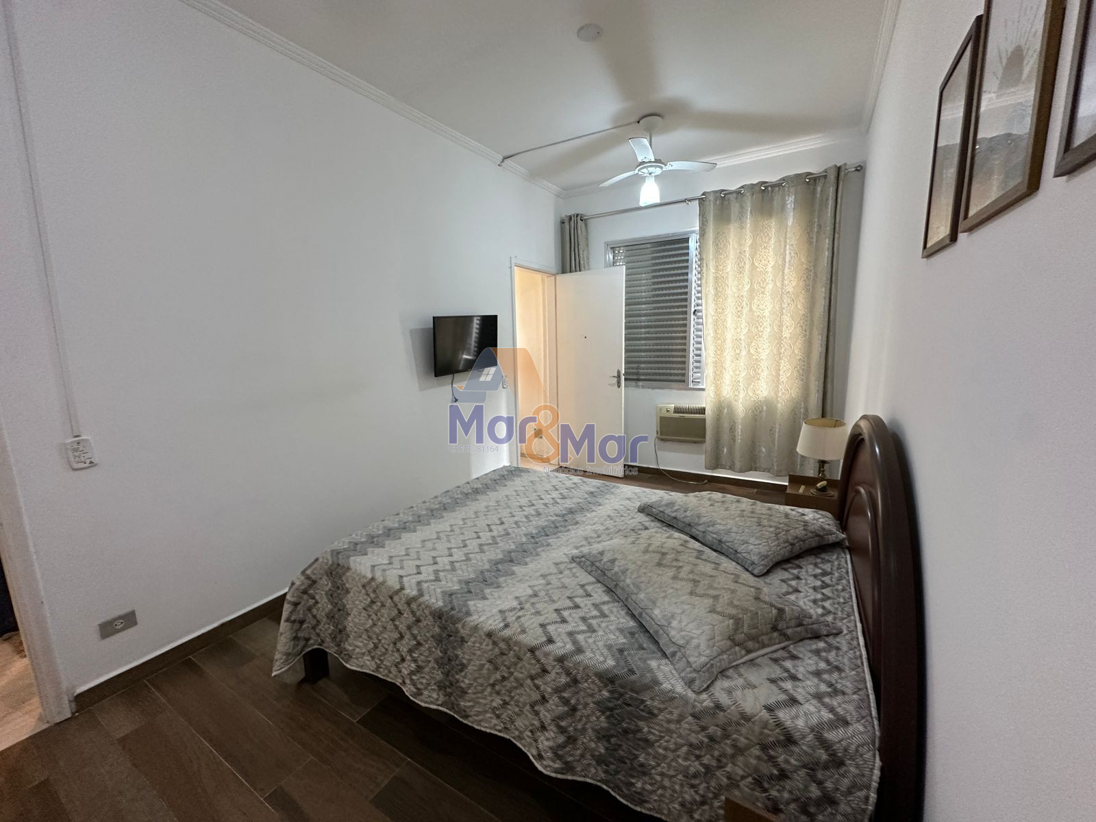Apartamento na Praia das Pitangueiras, Guarujá - SP